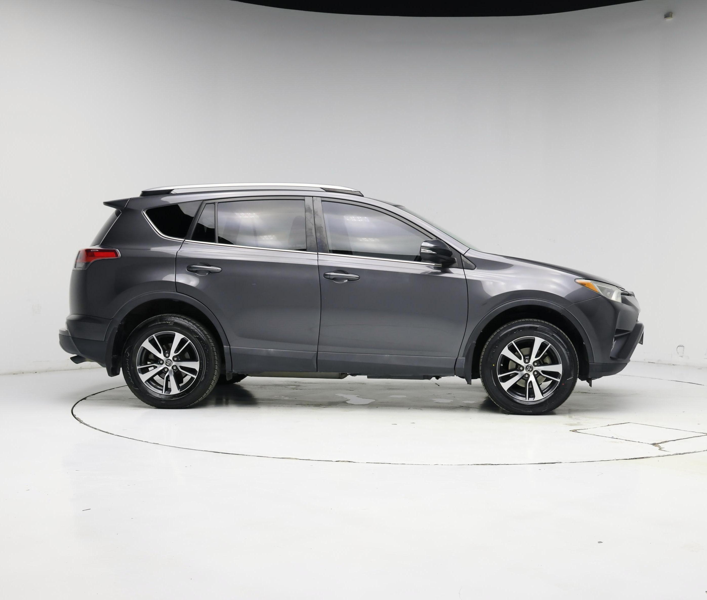 Thumbnail: 2017 Toyota RAV4 - 7