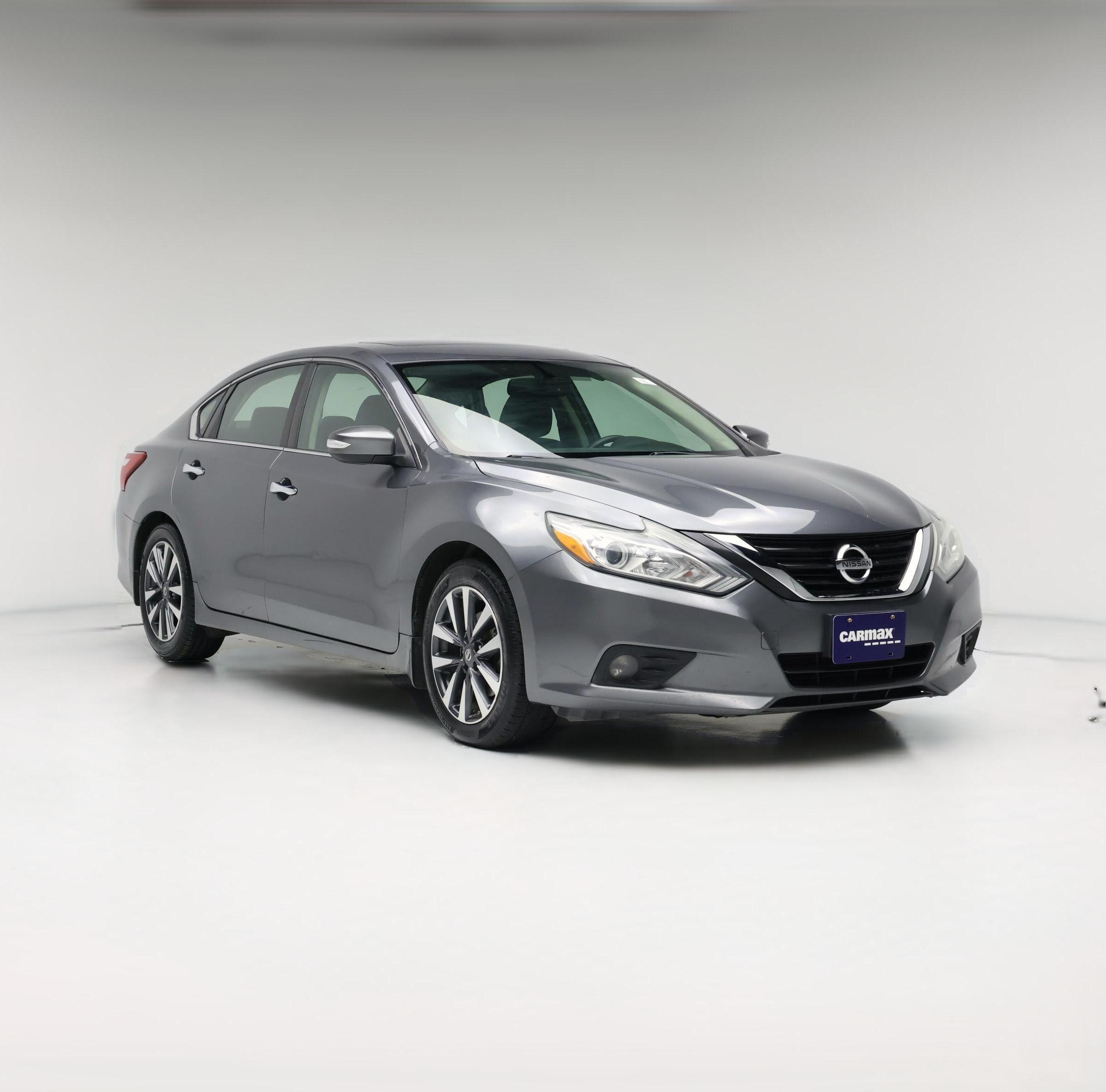 Thumbnail: 2017 Nissan Altima - 1