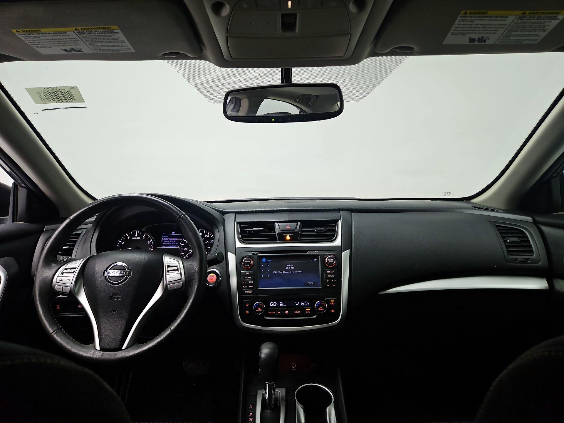 Thumbnail: 2017 Nissan Altima - 9