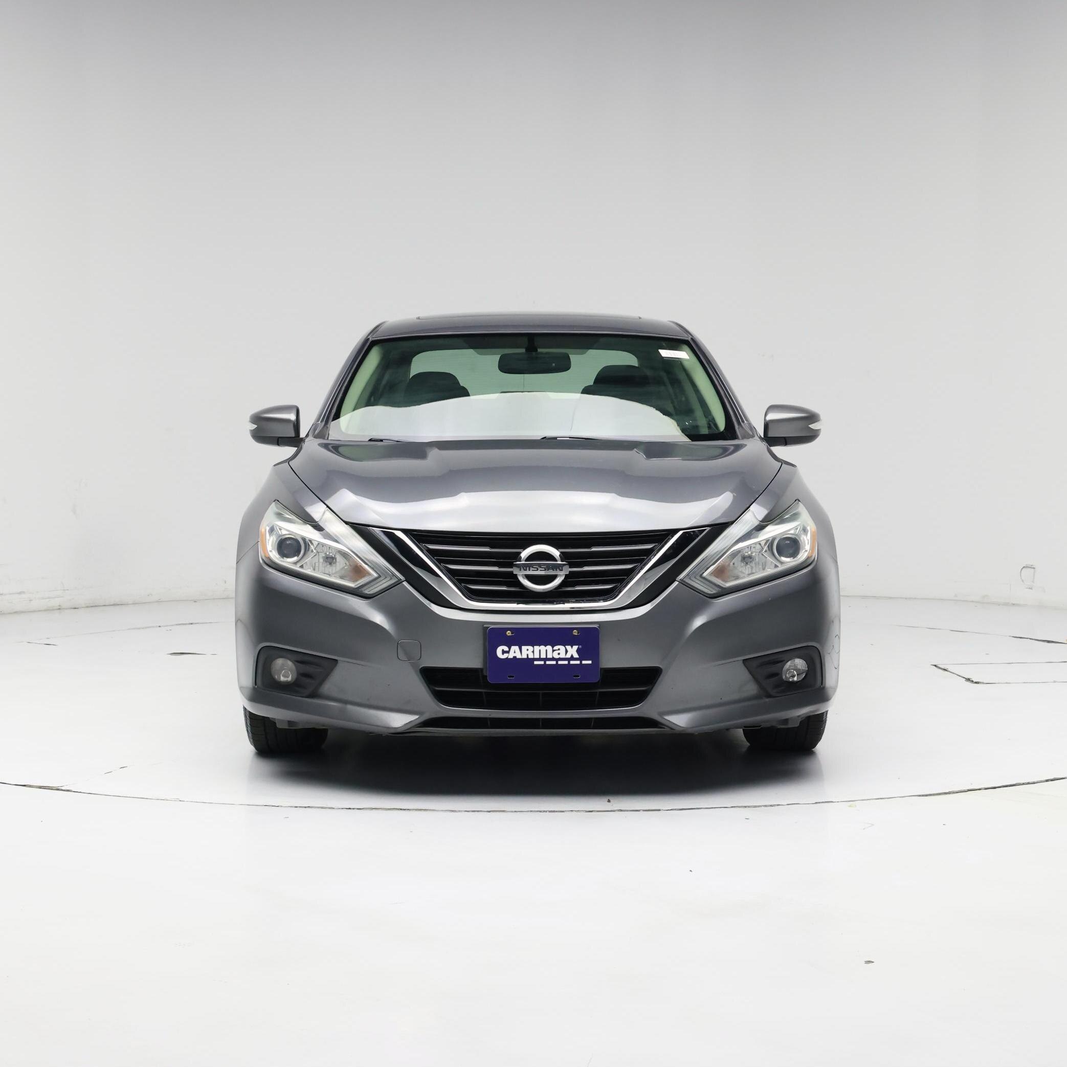 Thumbnail: 2017 Nissan Altima - 5