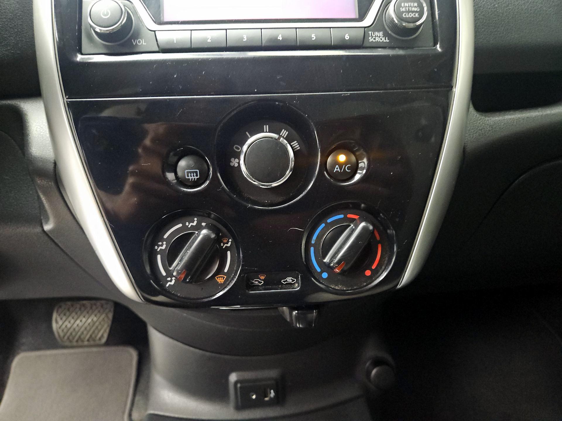 Thumbnail: 2017 Nissan Versa Note - 16