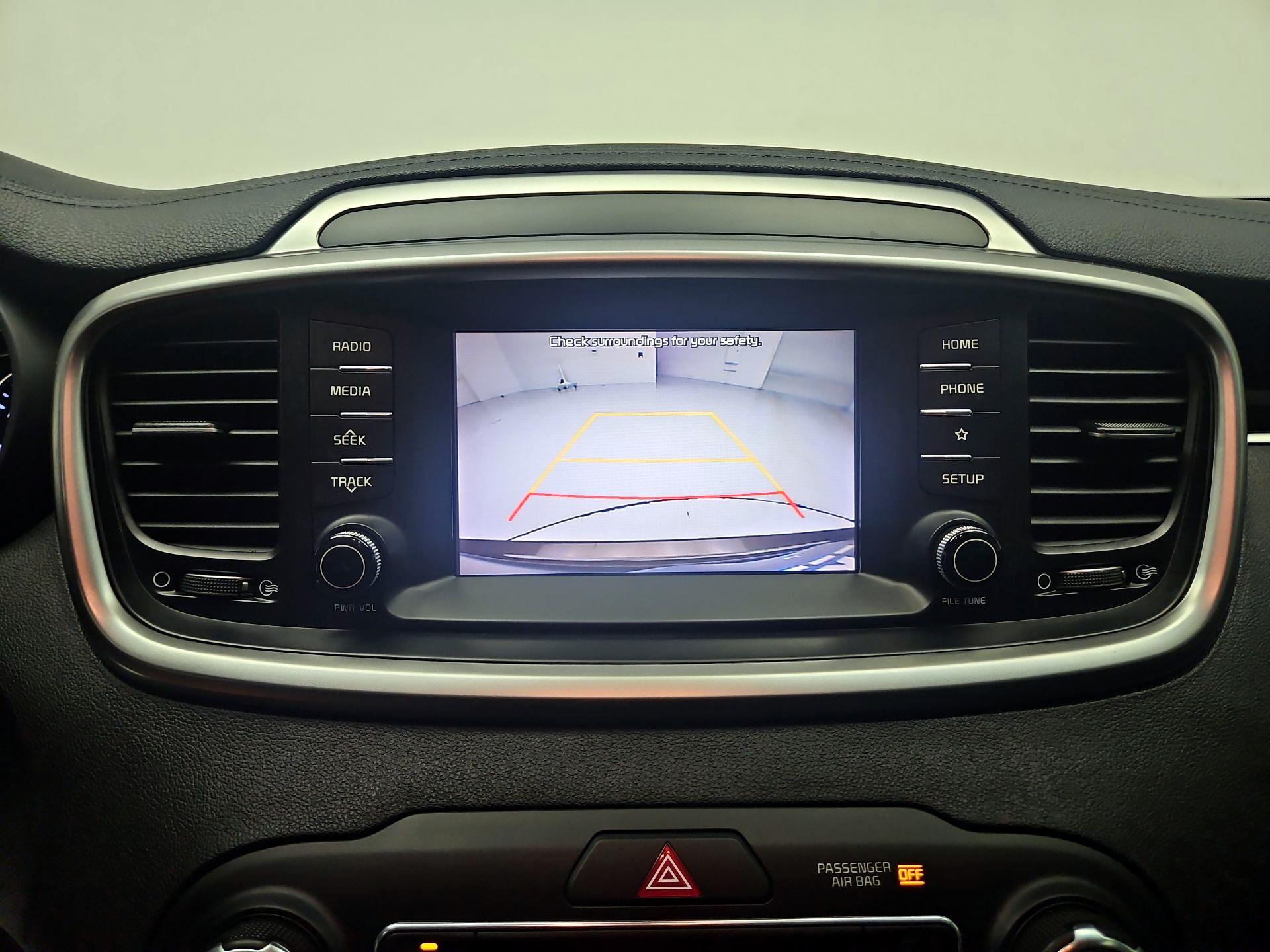 Thumbnail: 2019 Kia Sorento - 14