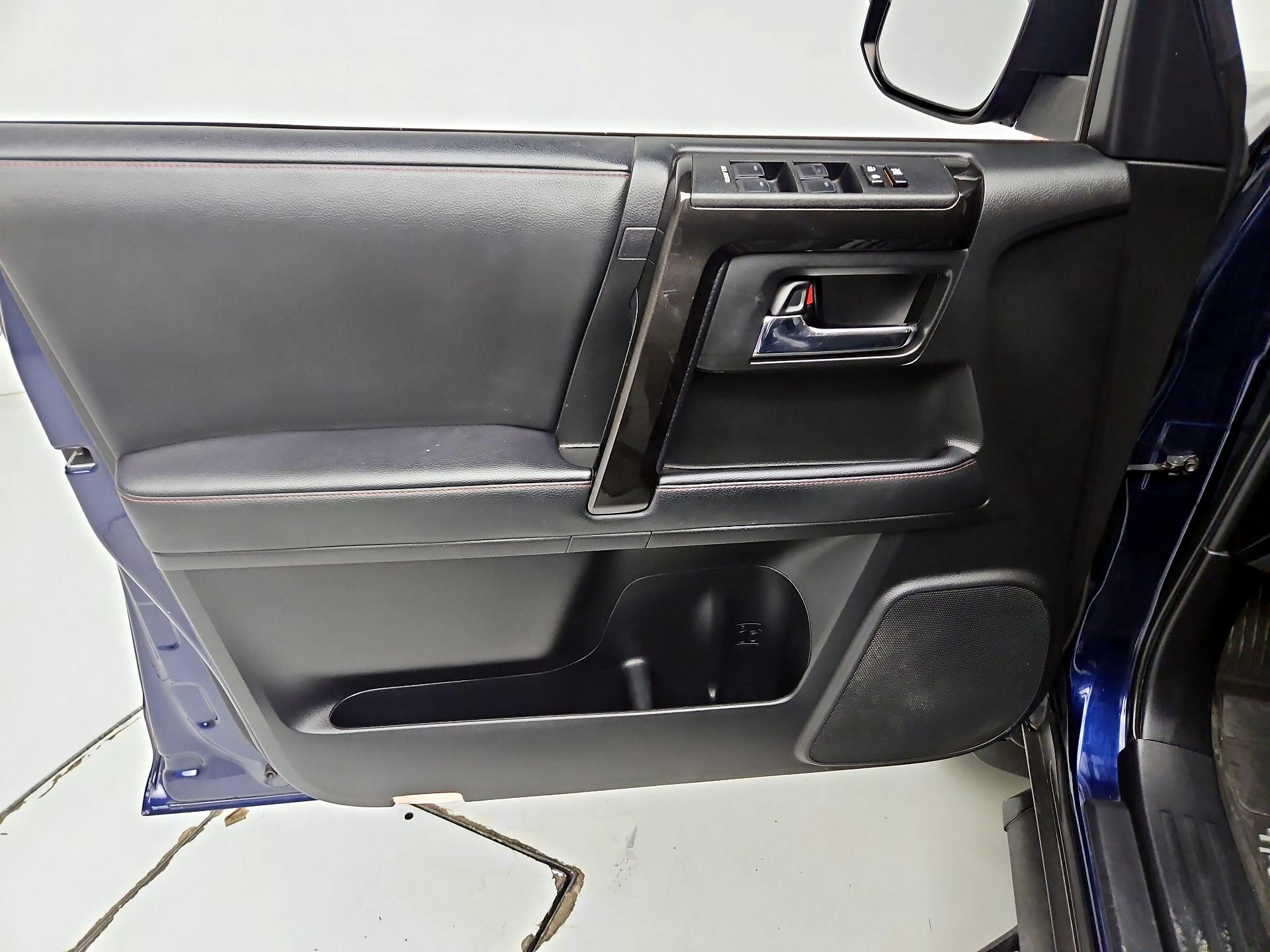 Thumbnail: 2021 Toyota 4Runner - 12
