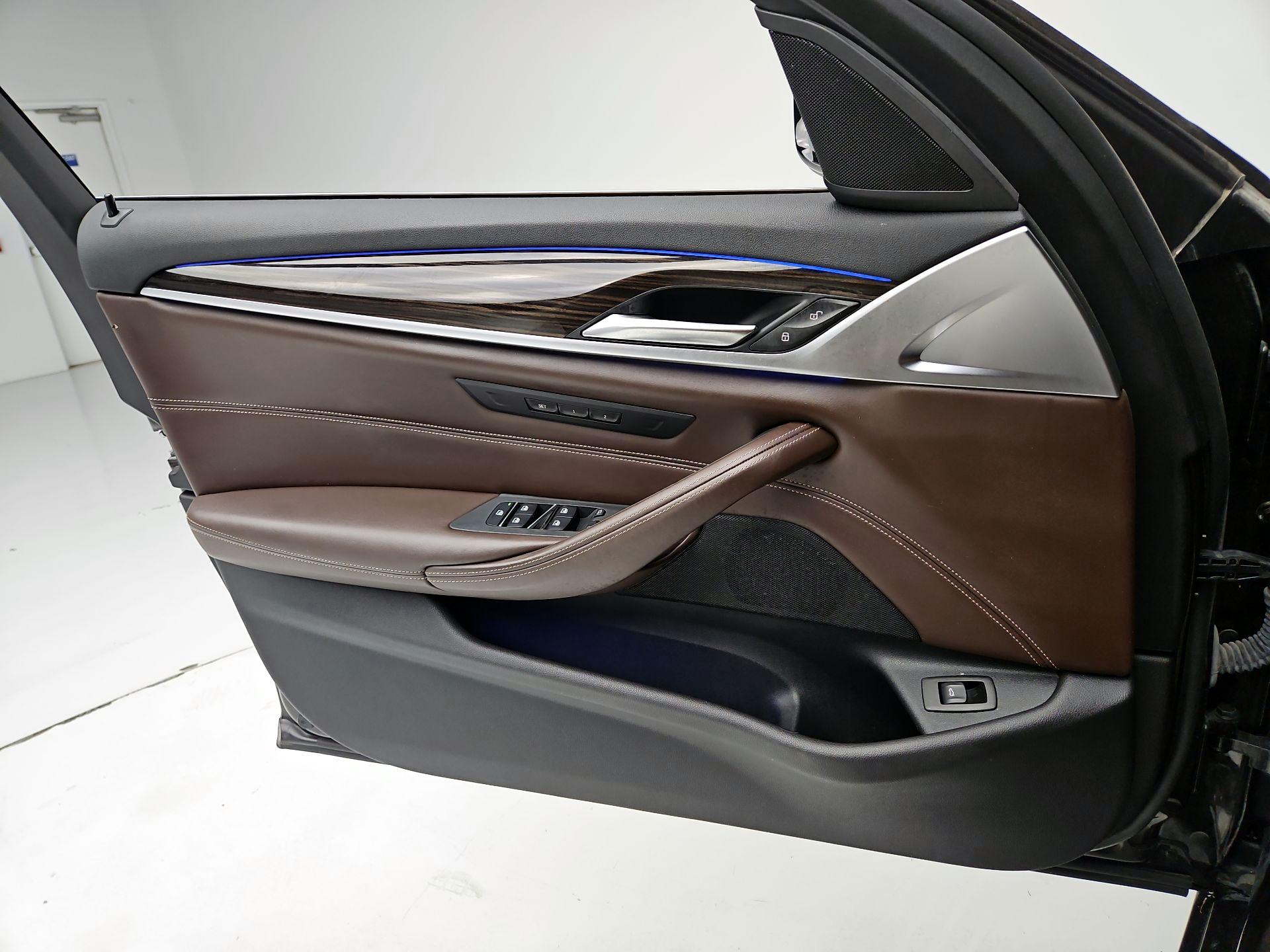 Thumbnail: 2018 BMW 5 Series - 12