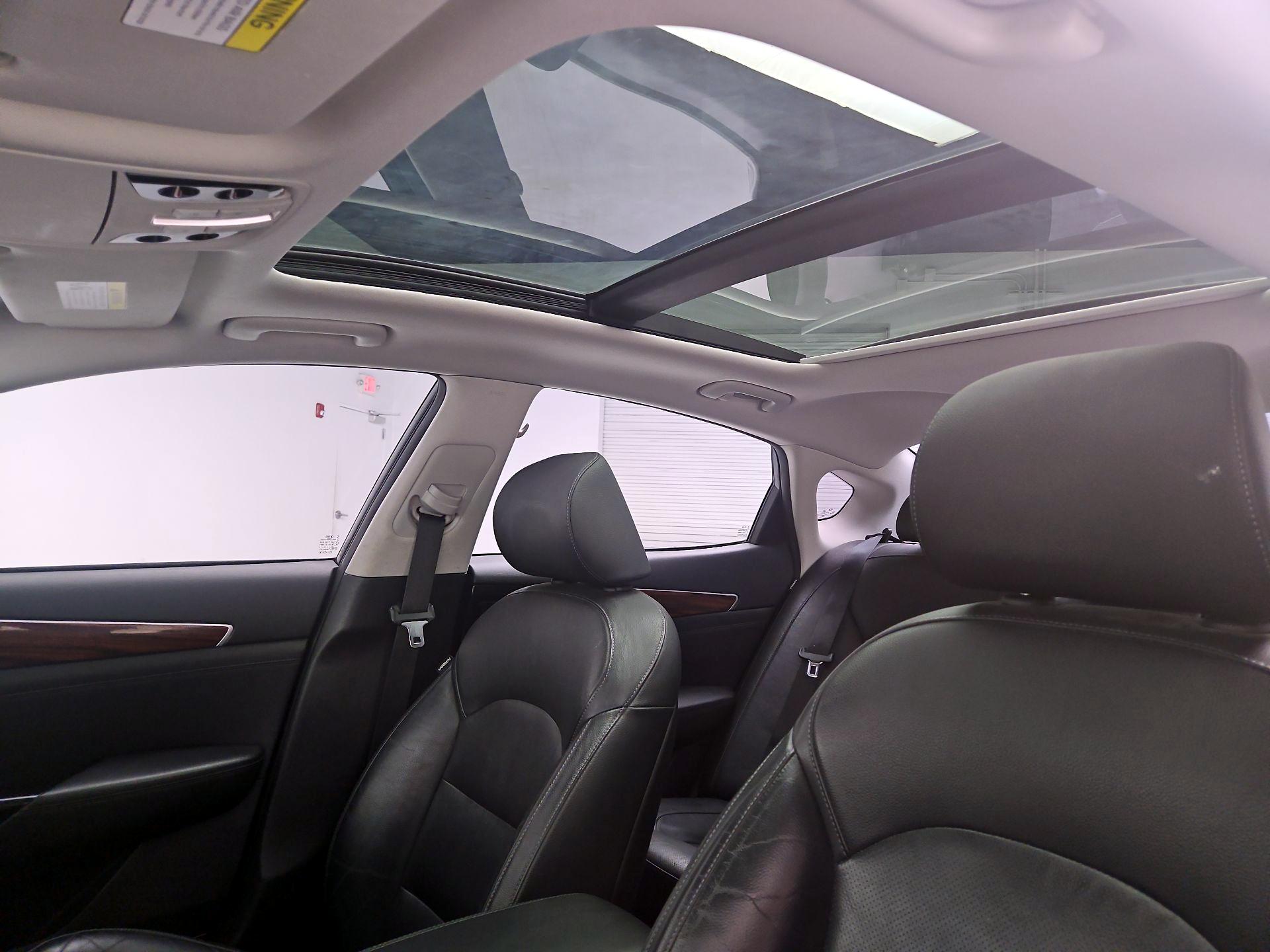 Thumbnail: 2017 Kia Cadenza - 20