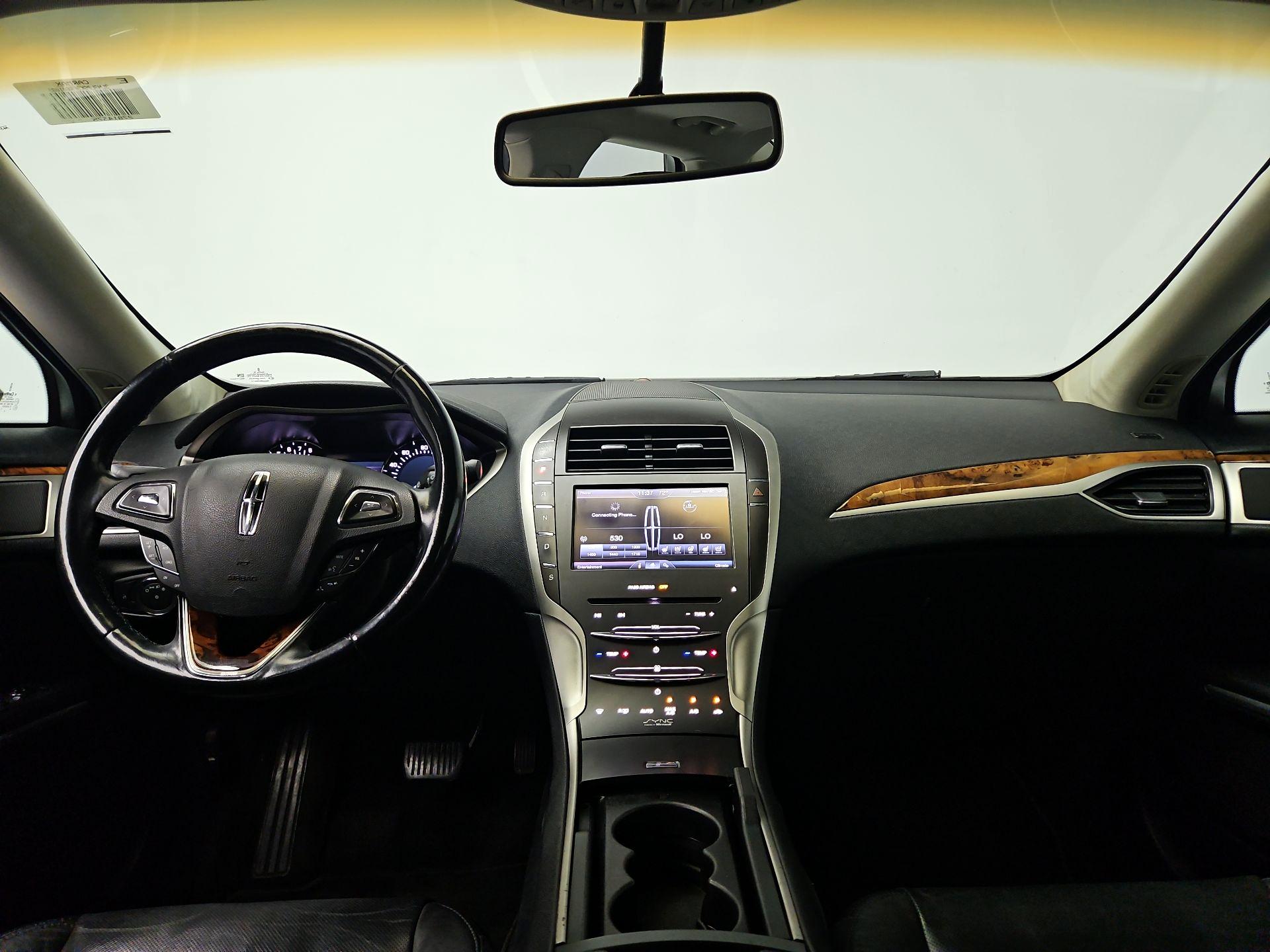 Thumbnail: 2015 Lincoln MKZ - 9