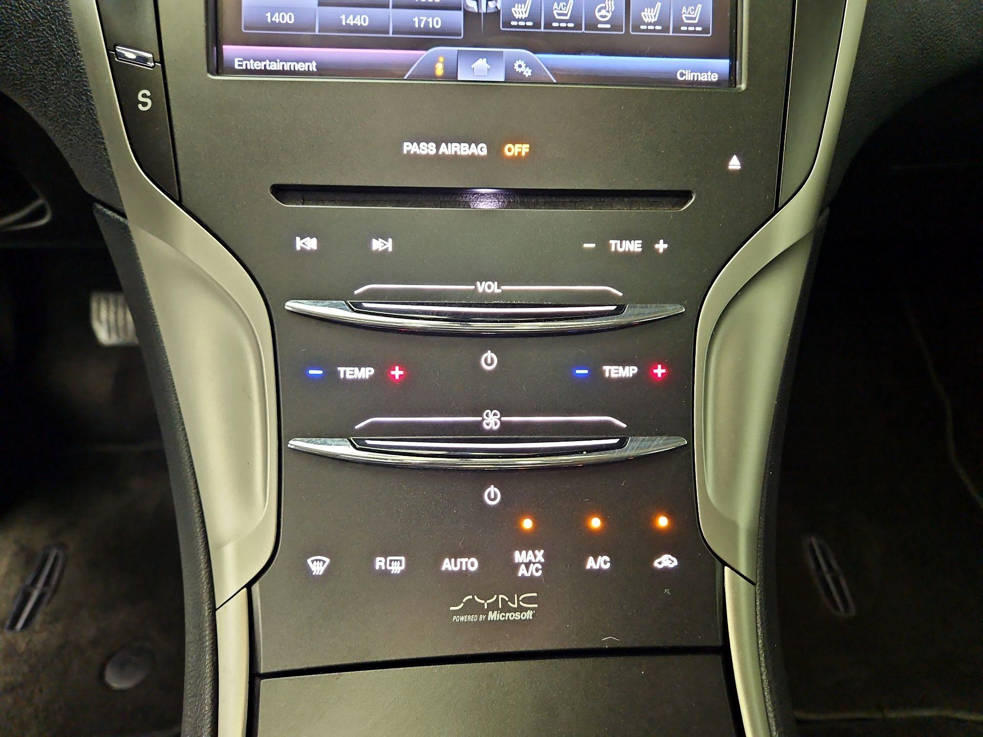 Thumbnail: 2015 Lincoln MKZ - 16