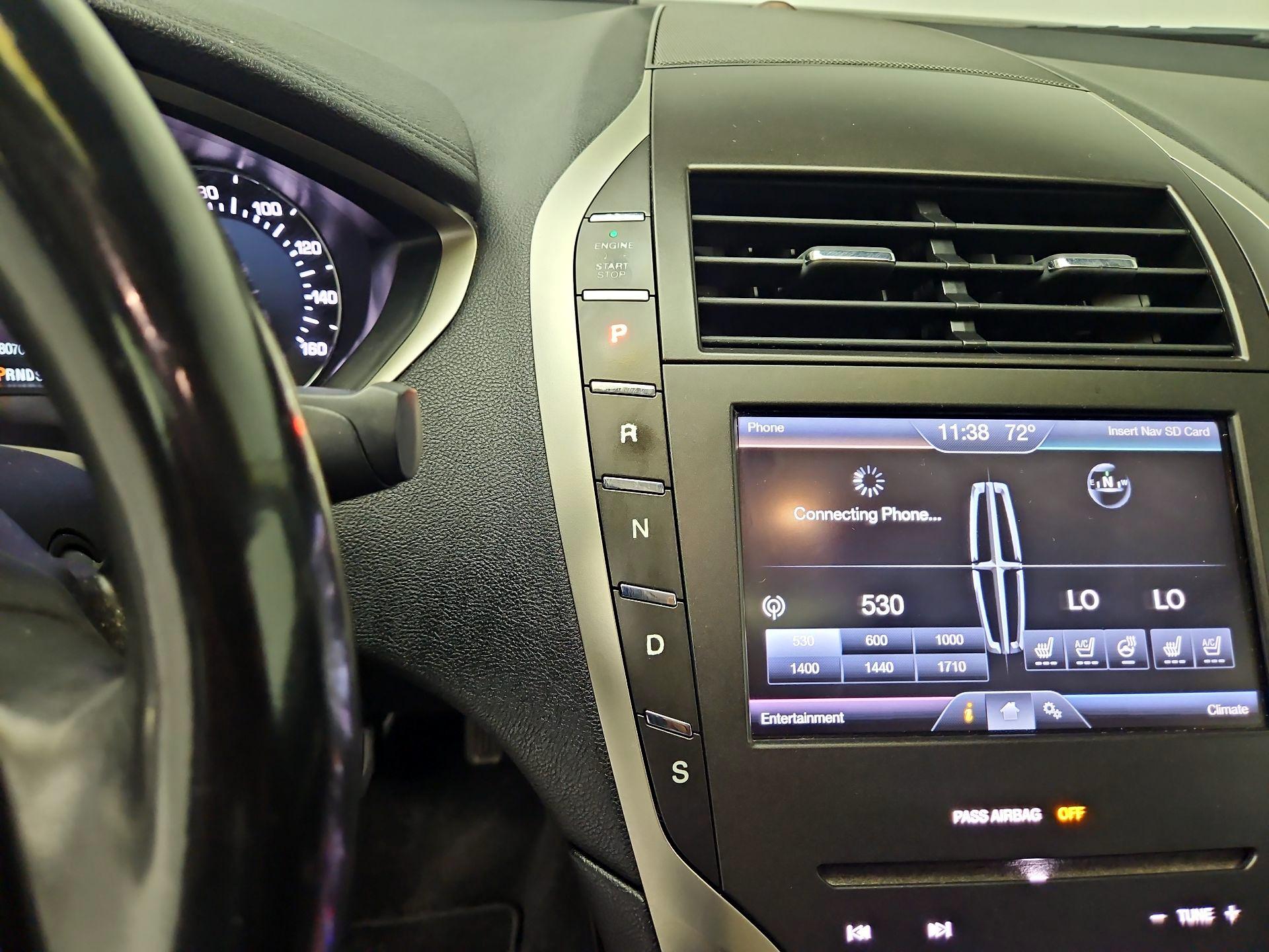 Thumbnail: 2015 Lincoln MKZ - 17
