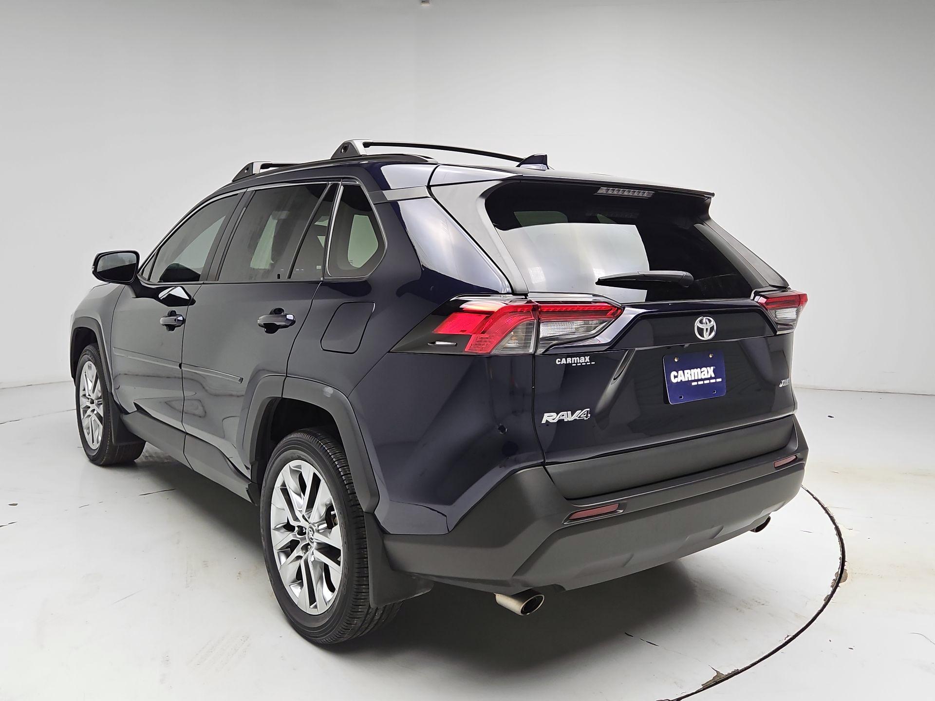Thumbnail: 2020 Toyota RAV4 - 7