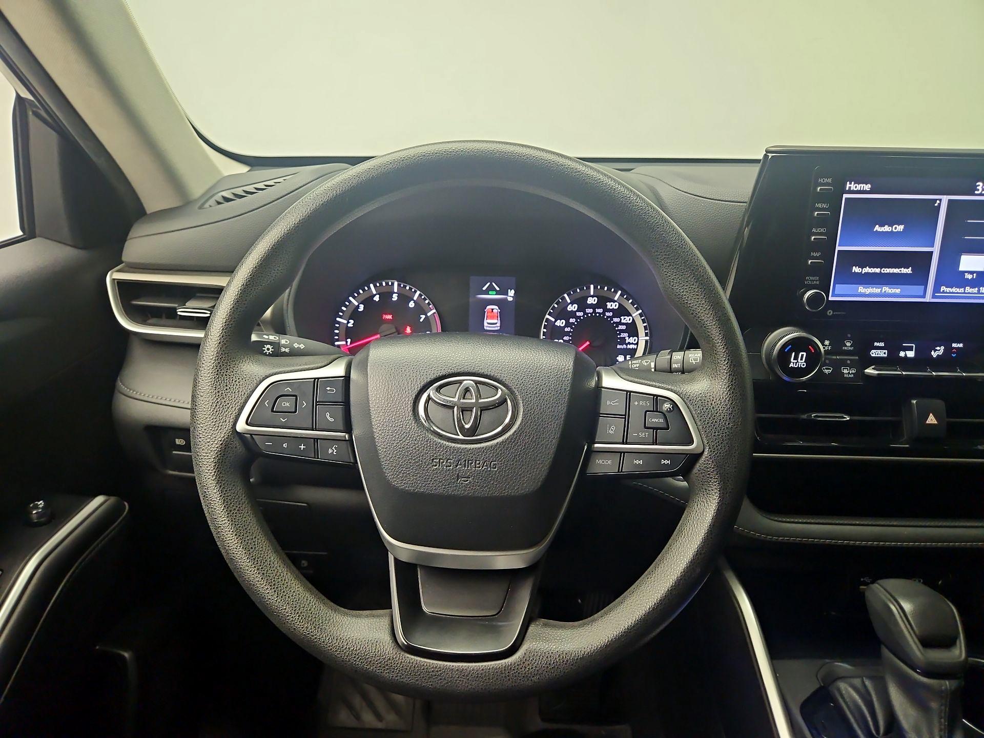 Thumbnail: 2022 Toyota Highlander - 10