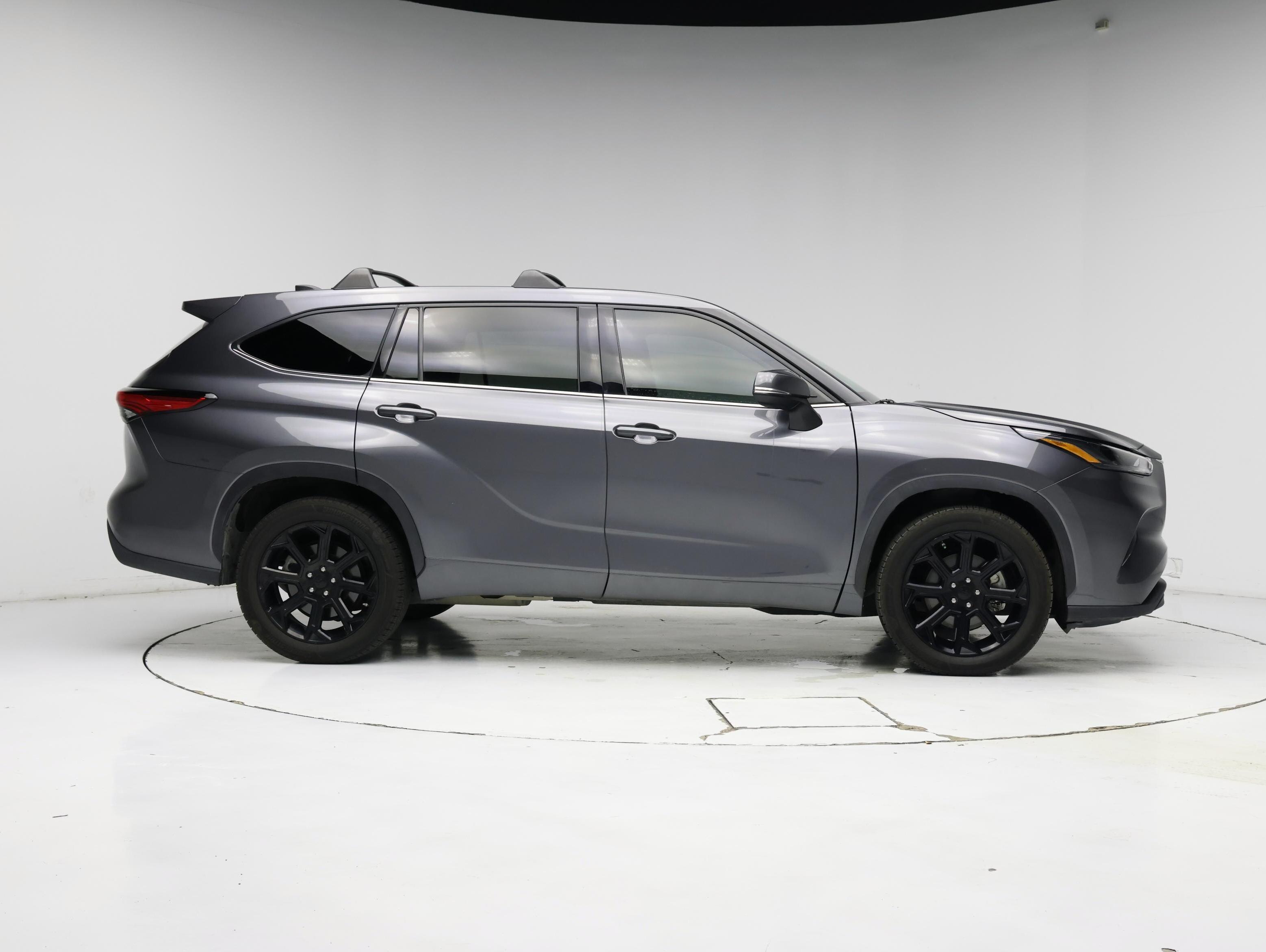 Thumbnail: 2022 Toyota Highlander - 7
