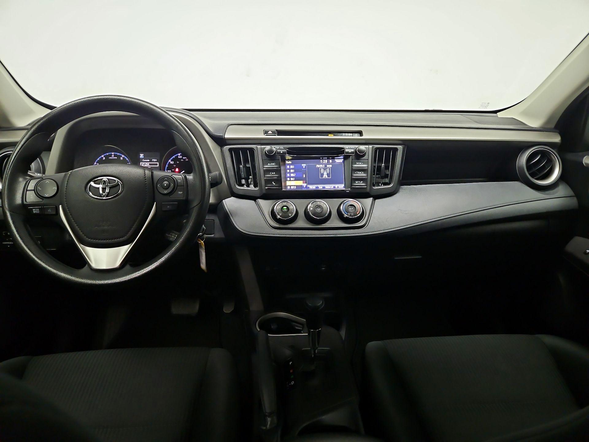 Thumbnail: 2017 Toyota RAV4 - 9