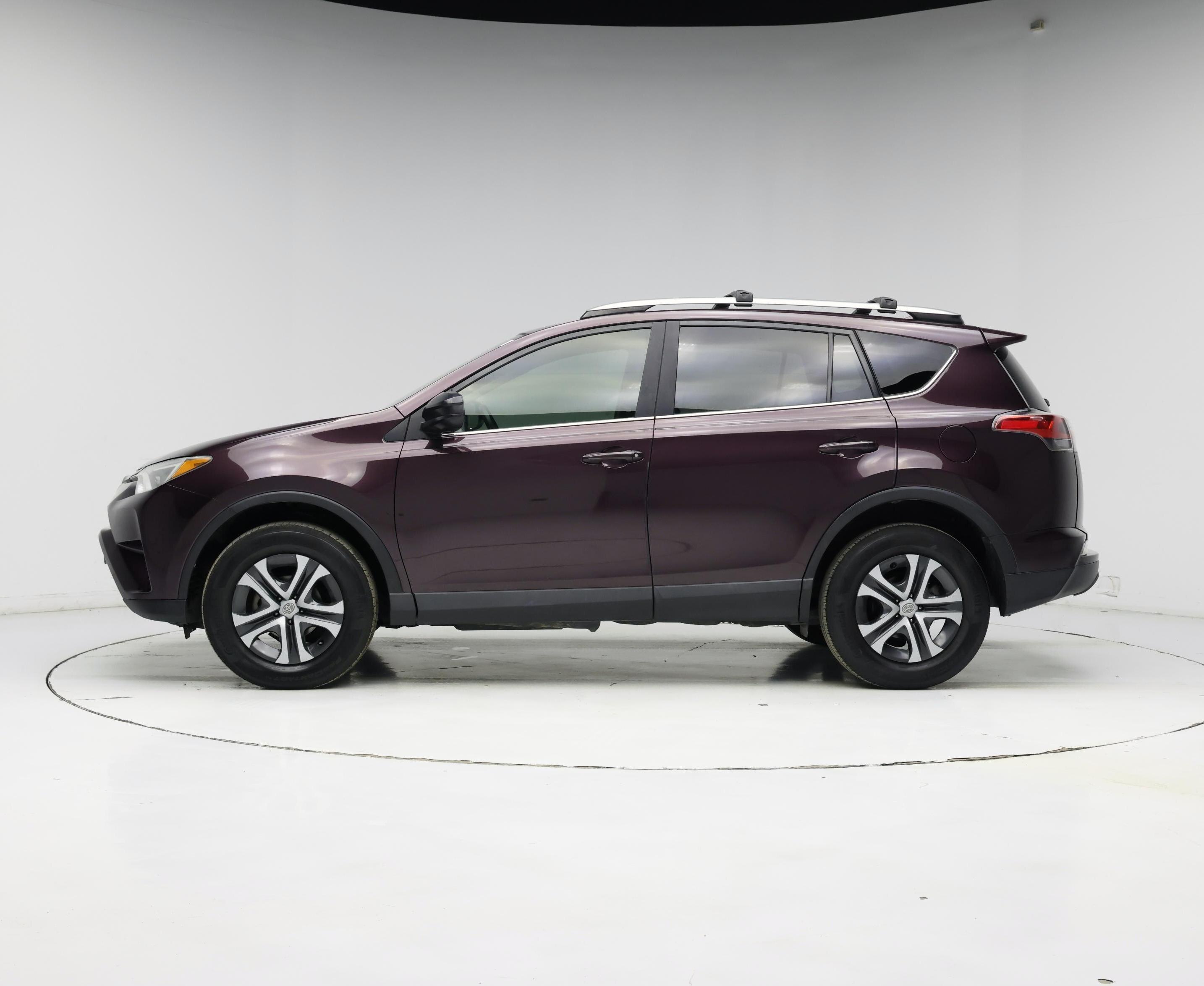 Thumbnail: 2017 Toyota RAV4 - 3