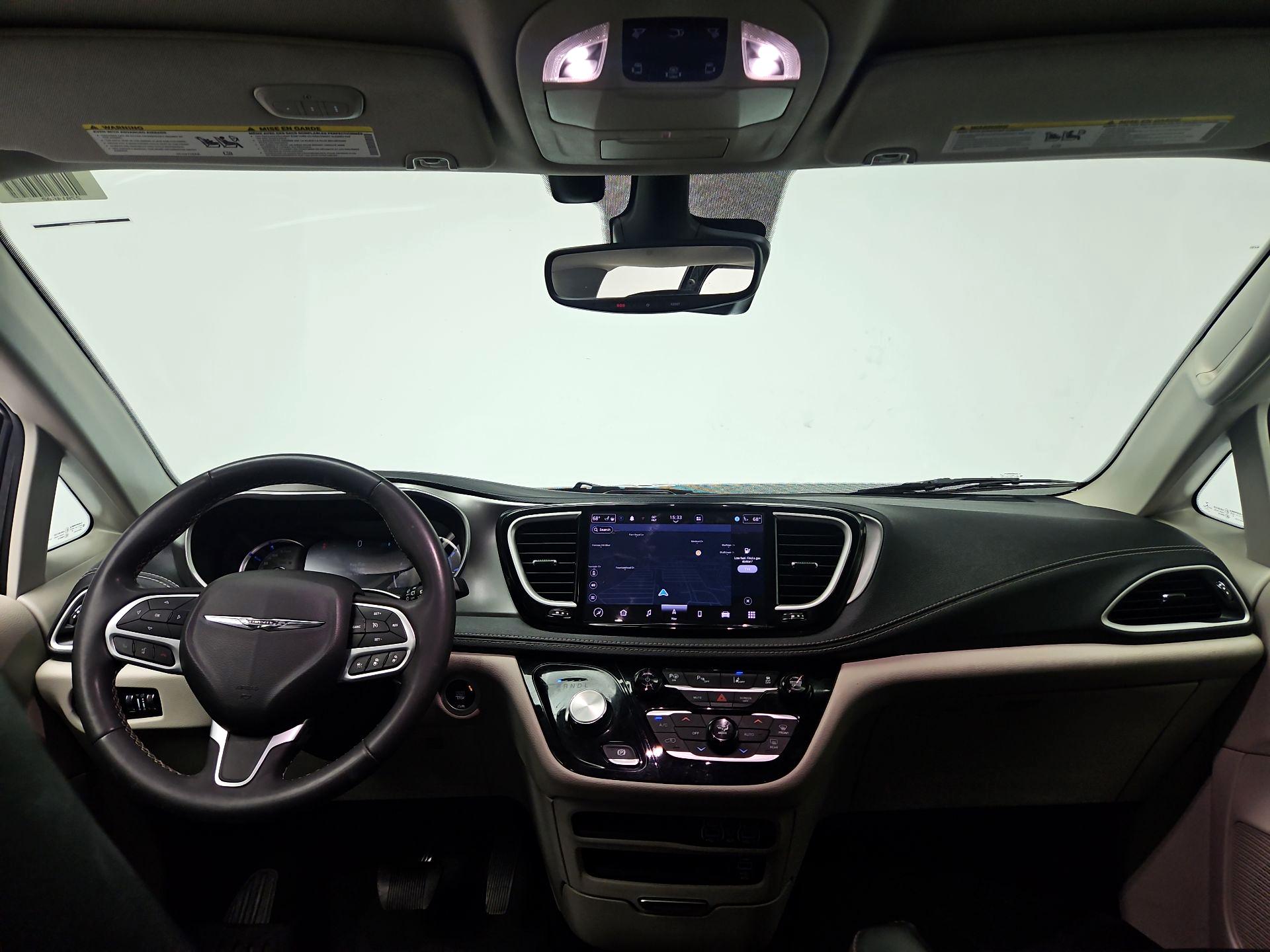 Thumbnail: 2022 Chrysler Pacifica - 9