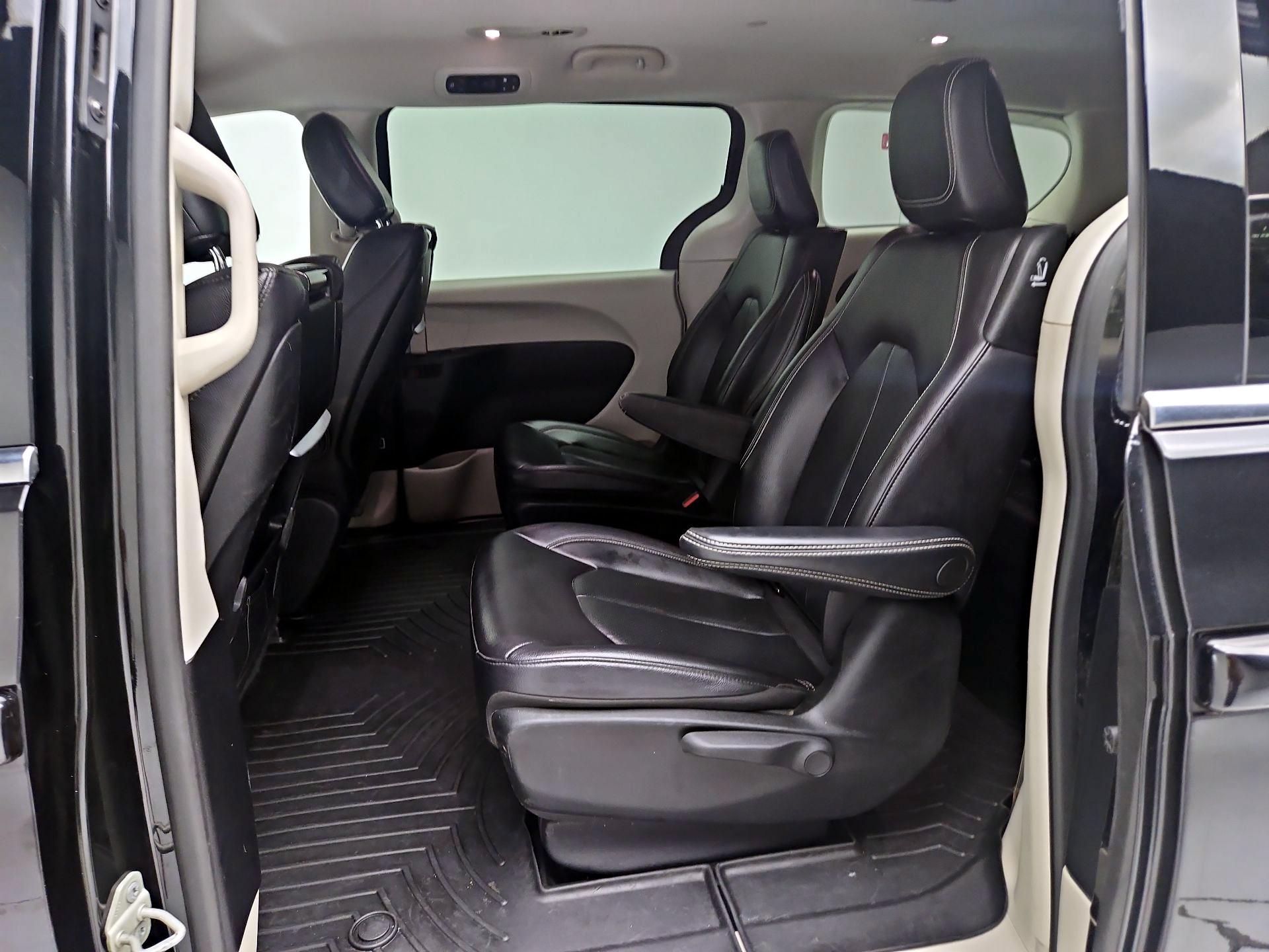 Thumbnail: 2022 Chrysler Pacifica - 20
