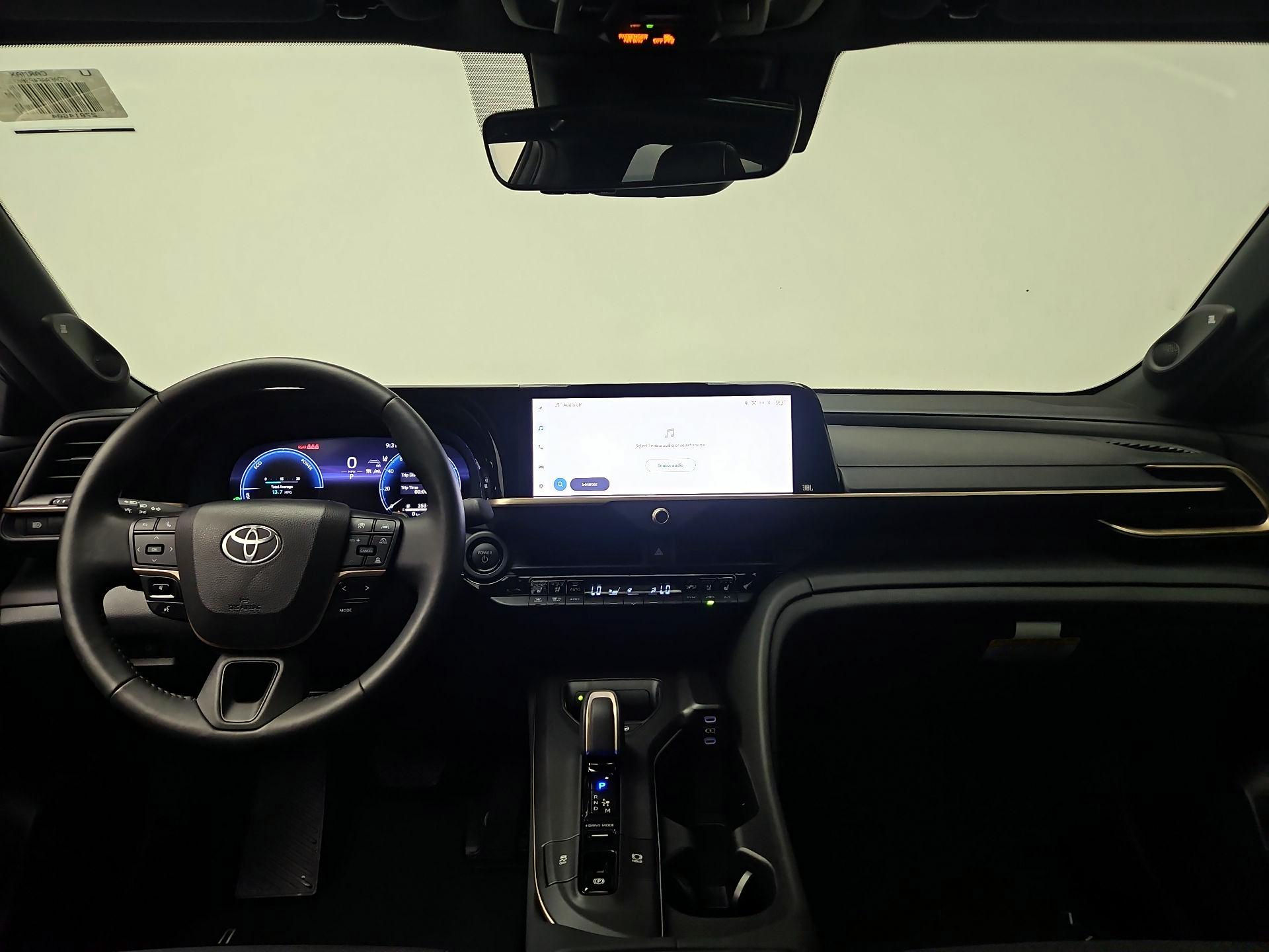 Thumbnail: 2023 Toyota Crown - 9