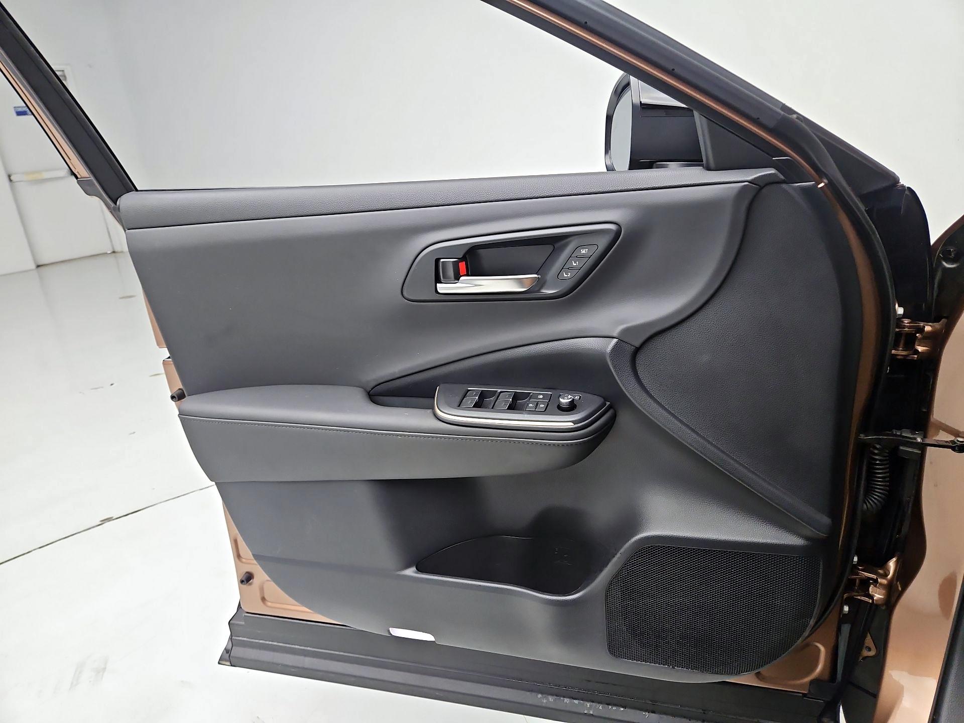 Thumbnail: 2023 Toyota Crown - 12