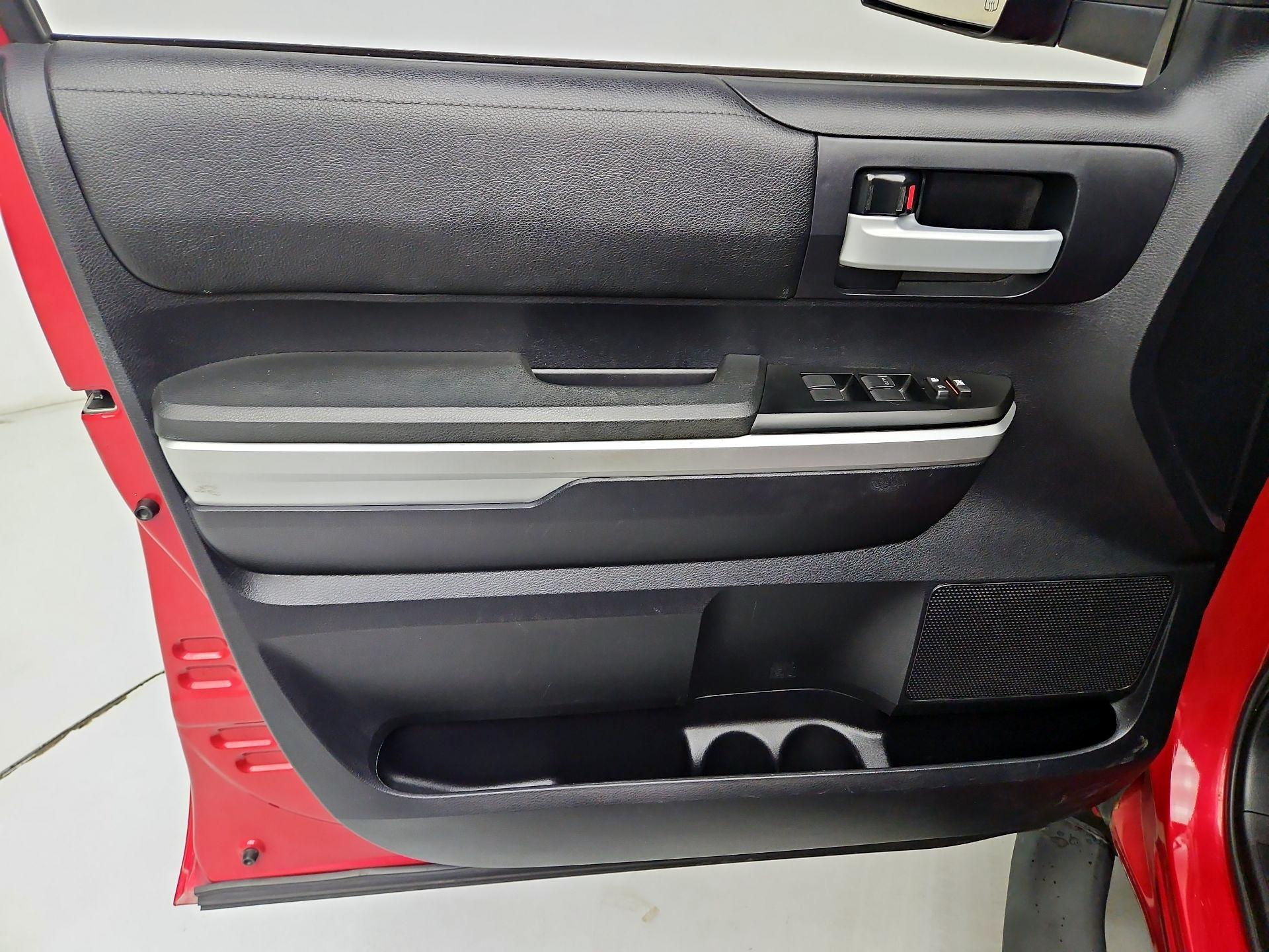 Thumbnail: 2016 Toyota Tundra - 12