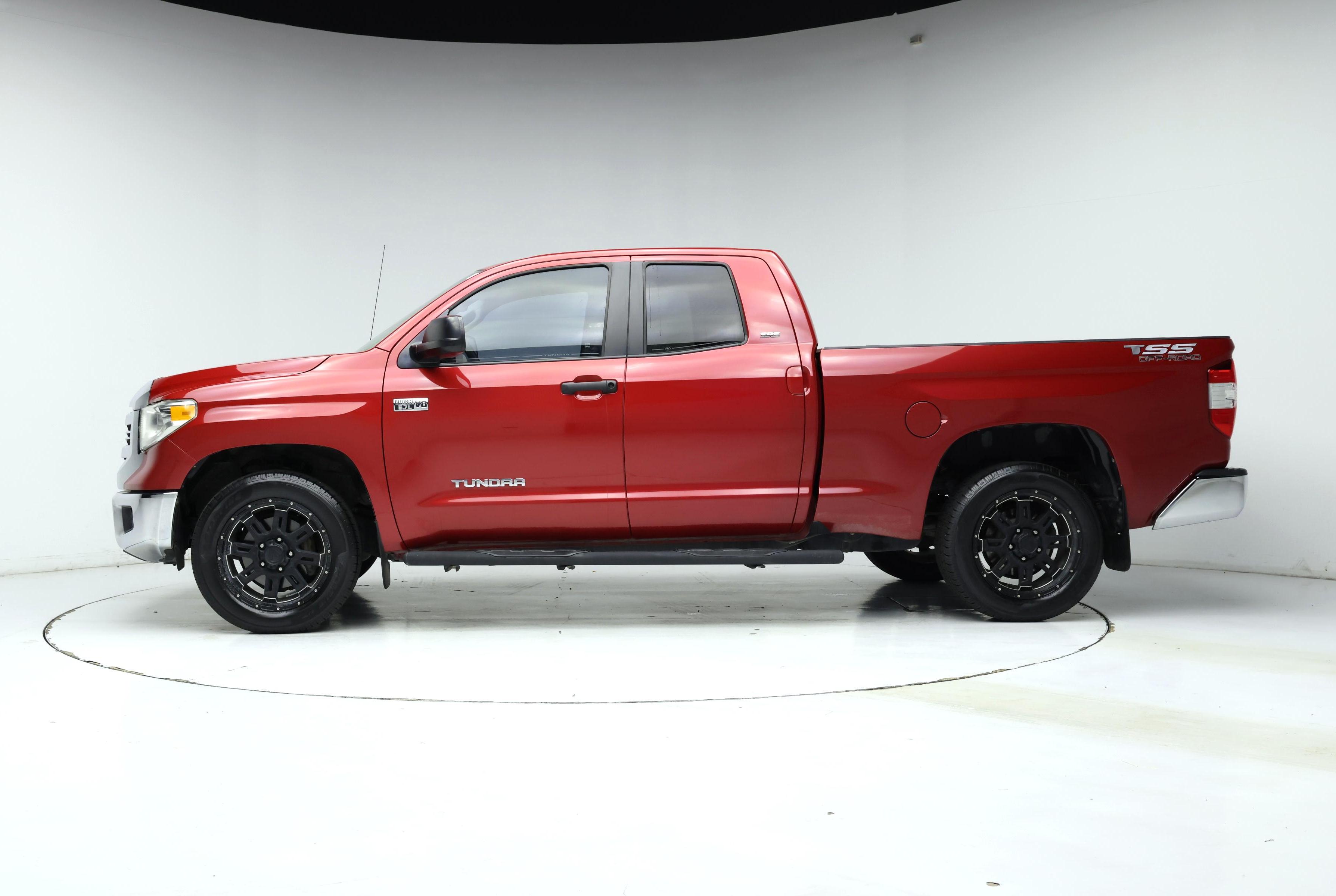 Thumbnail: 2016 Toyota Tundra - 3
