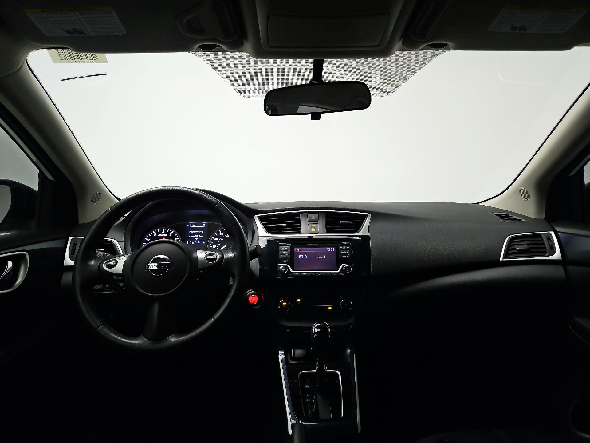 Thumbnail: 2017 Nissan Sentra - 9
