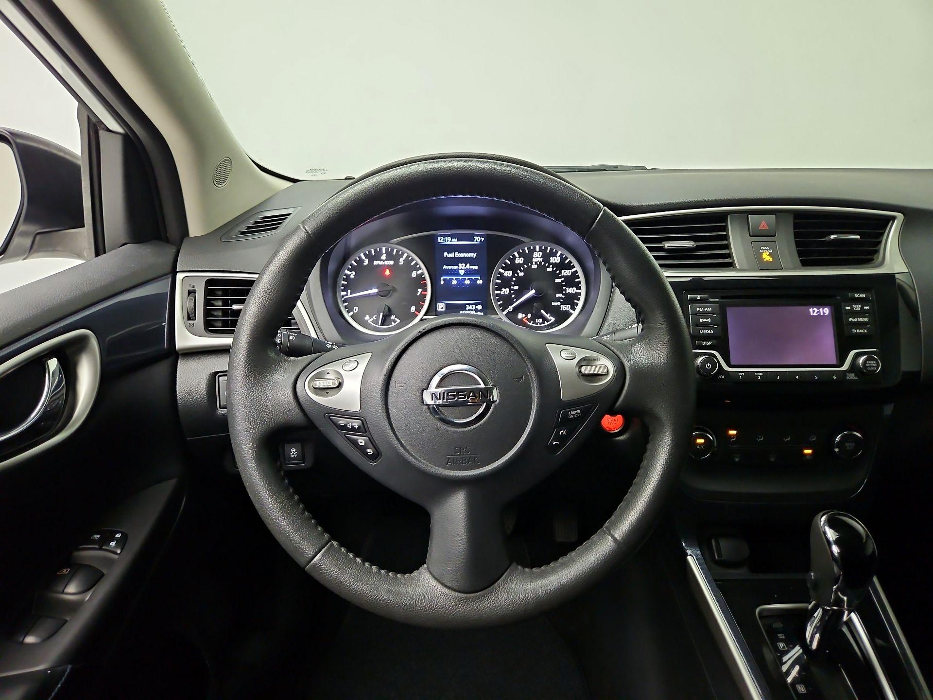 Thumbnail: 2017 Nissan Sentra - 10
