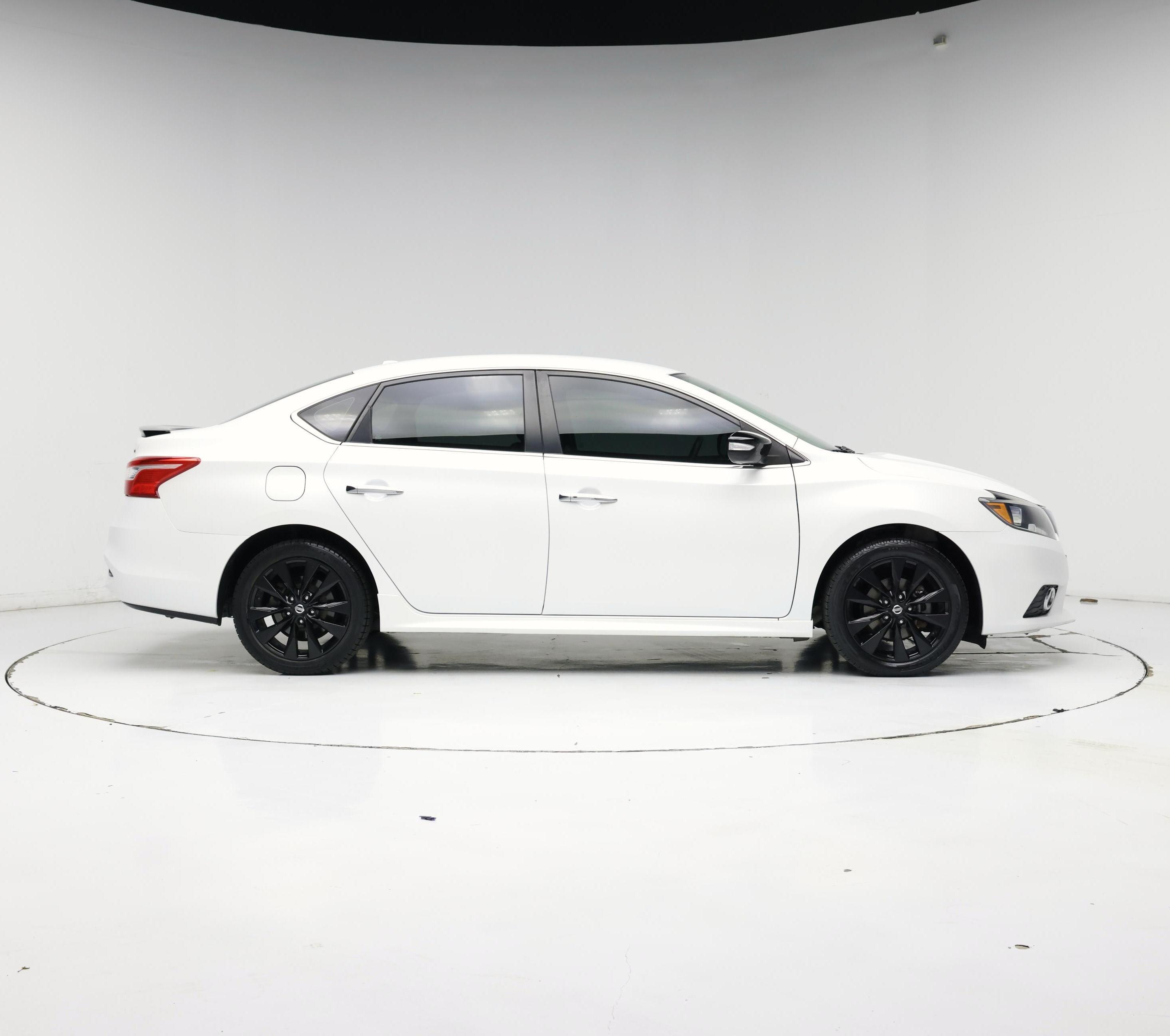 Thumbnail: 2017 Nissan Sentra - 7