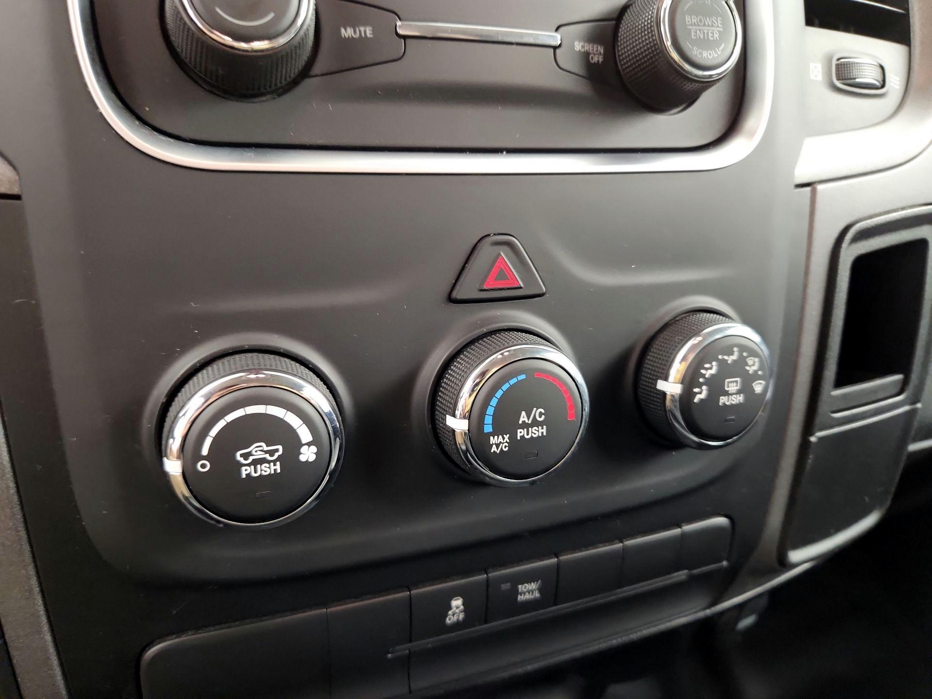 Thumbnail: 2022 RAM 1500 Classic - 16