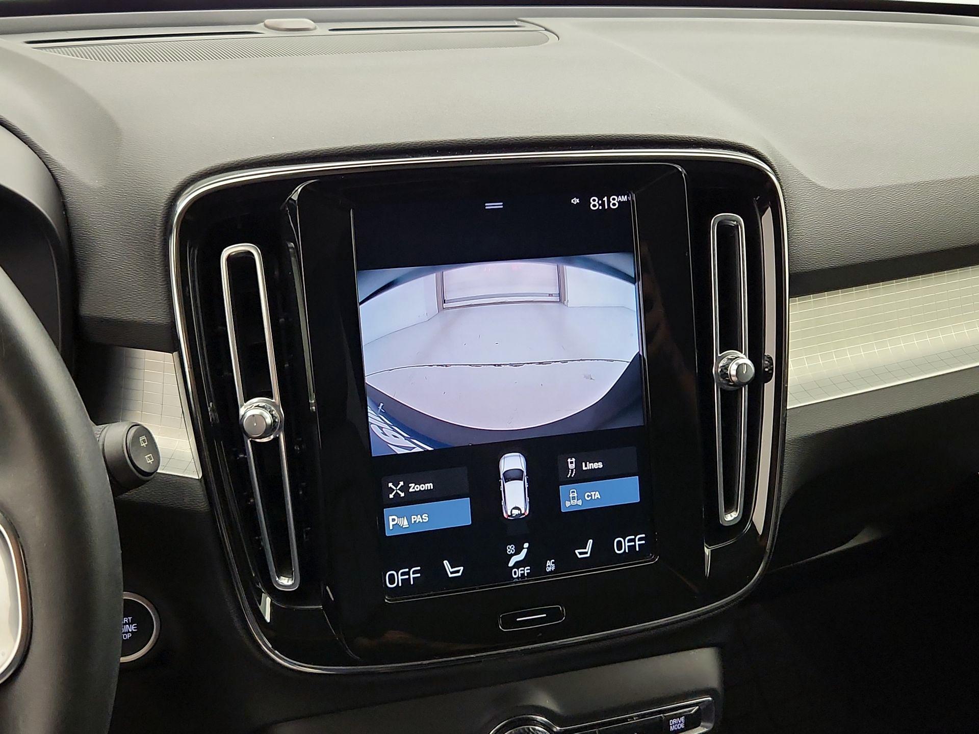 Thumbnail: 2022 Volvo XC40 - 14