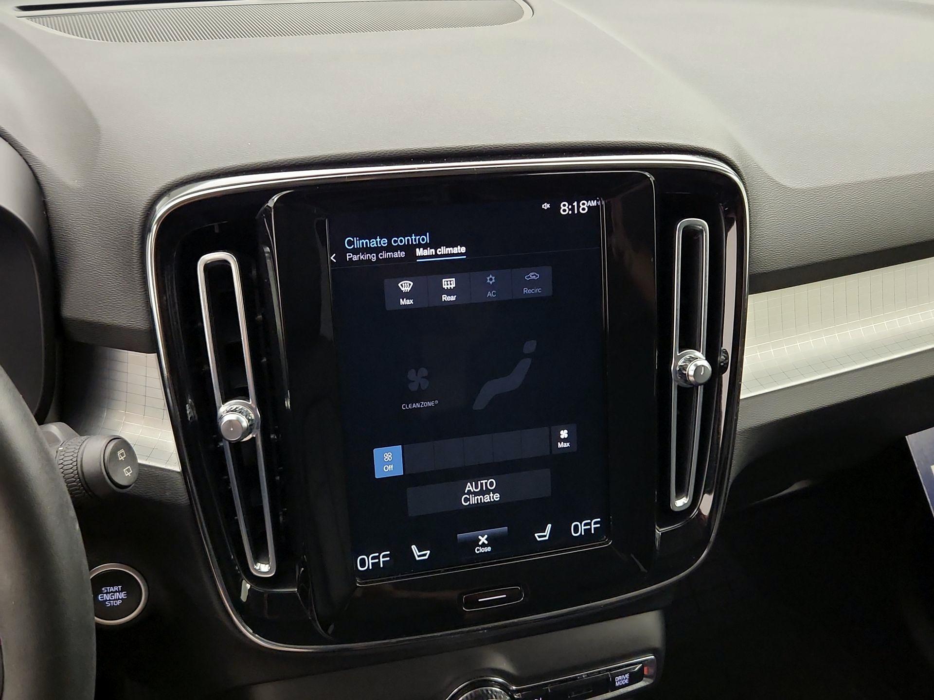 Thumbnail: 2022 Volvo XC40 - 16