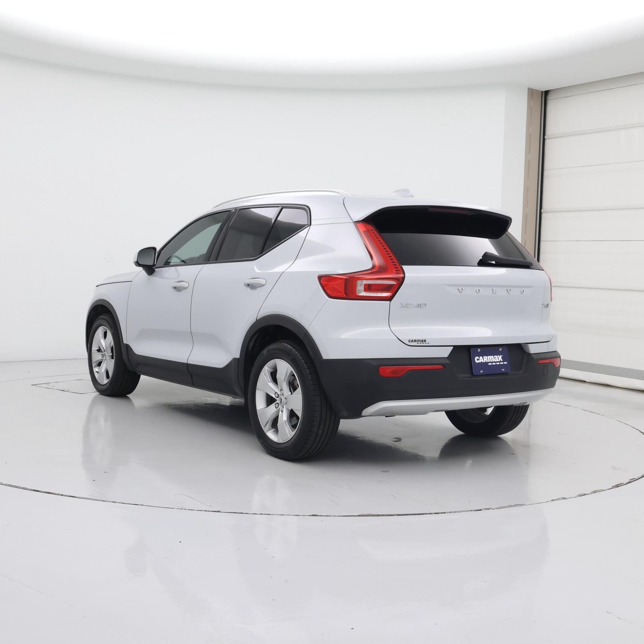 Thumbnail: 2022 Volvo XC40 - 2