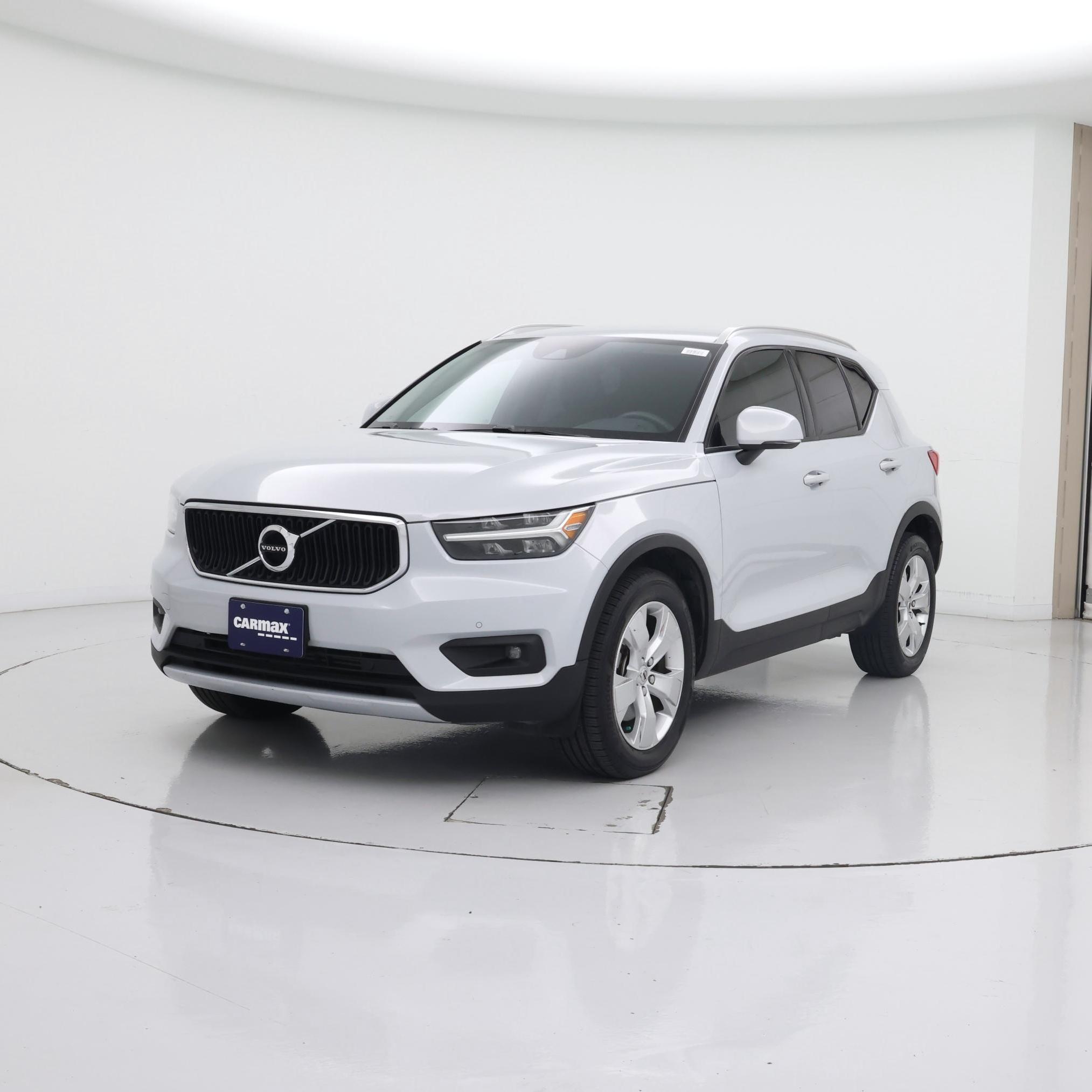 Thumbnail: 2022 Volvo XC40 - 4