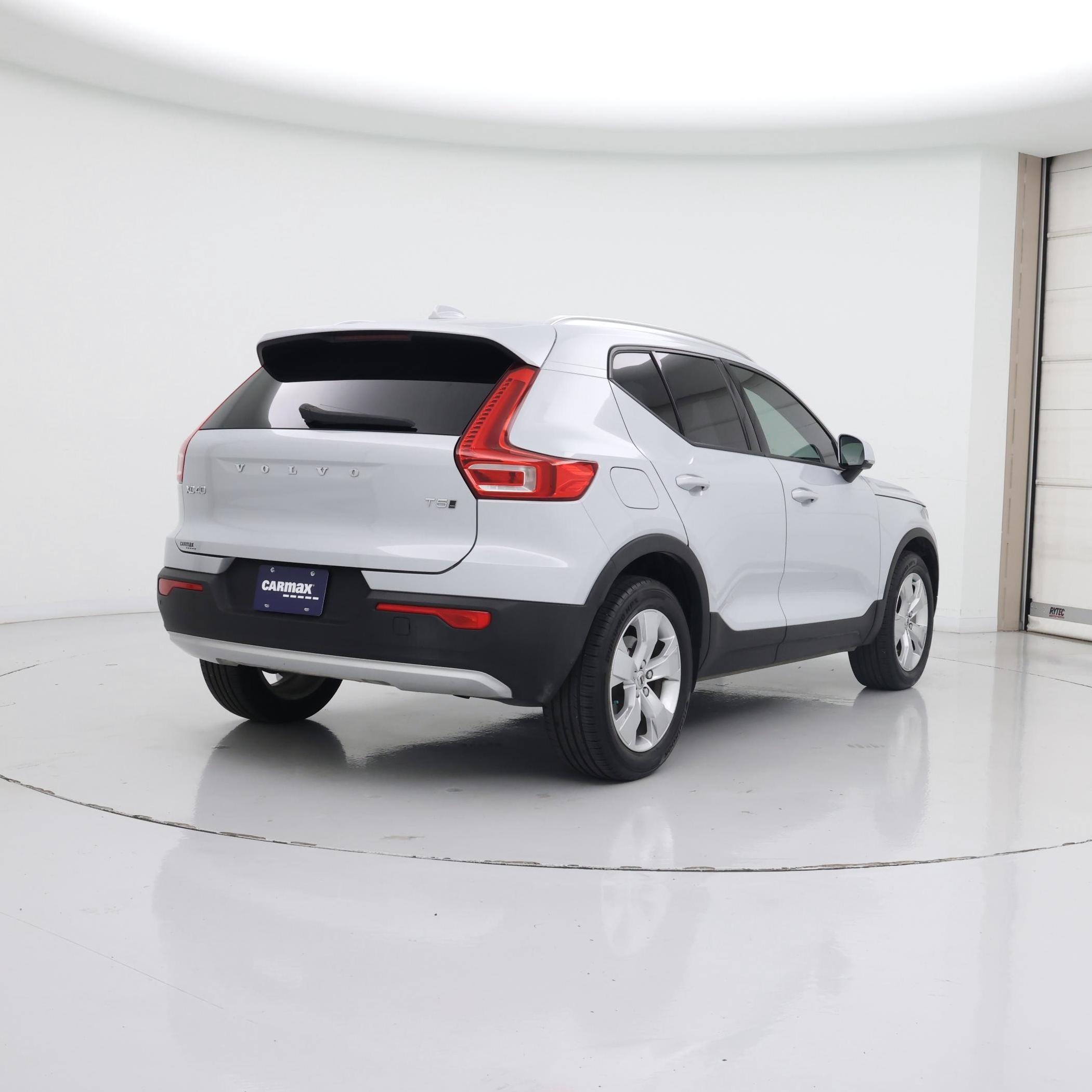 Thumbnail: 2022 Volvo XC40 - 8