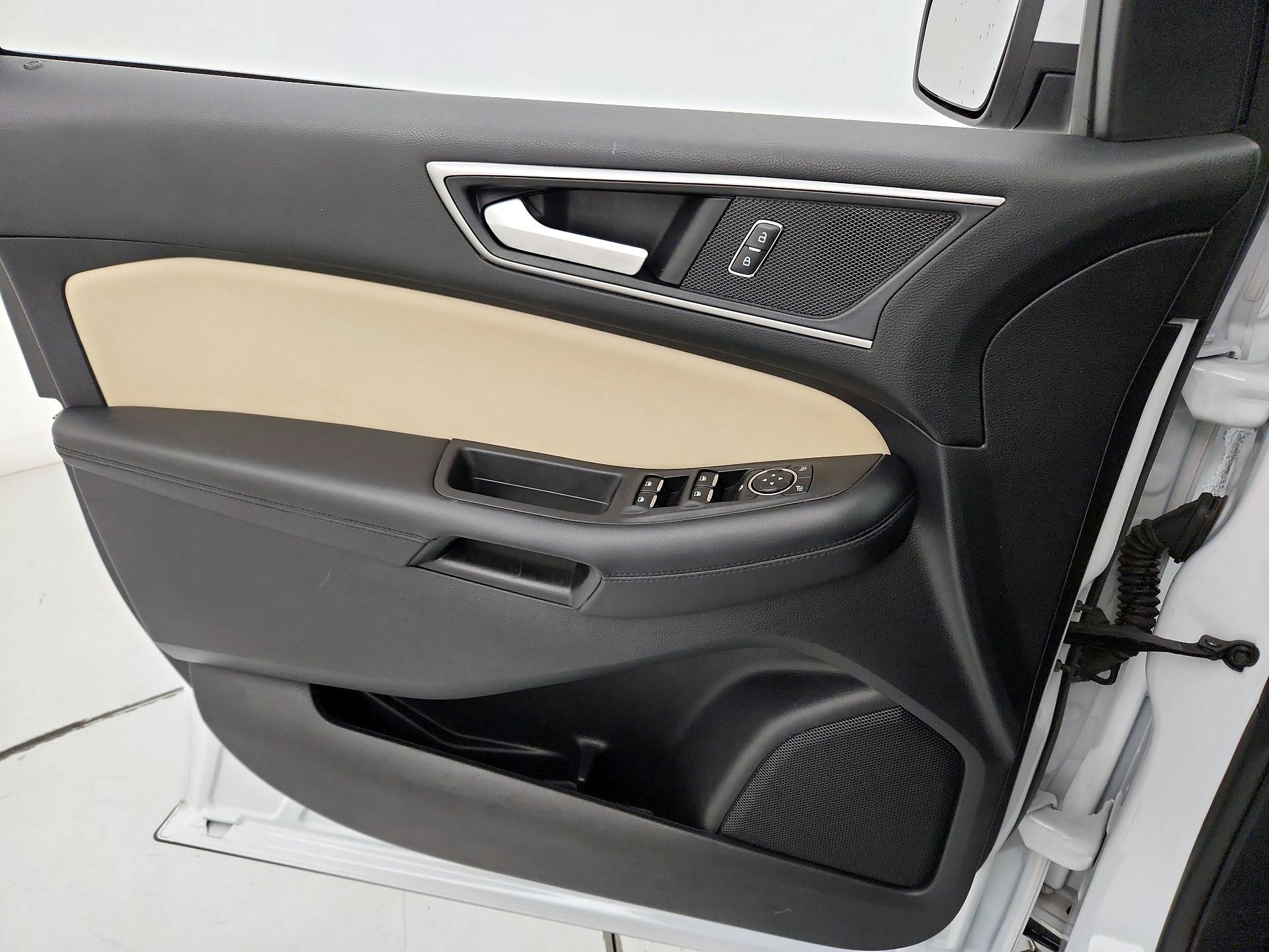 Thumbnail: 2021 Ford Edge - 12