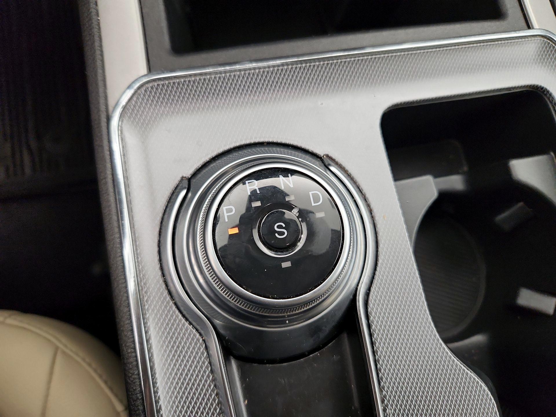 Thumbnail: 2021 Ford Edge - 18