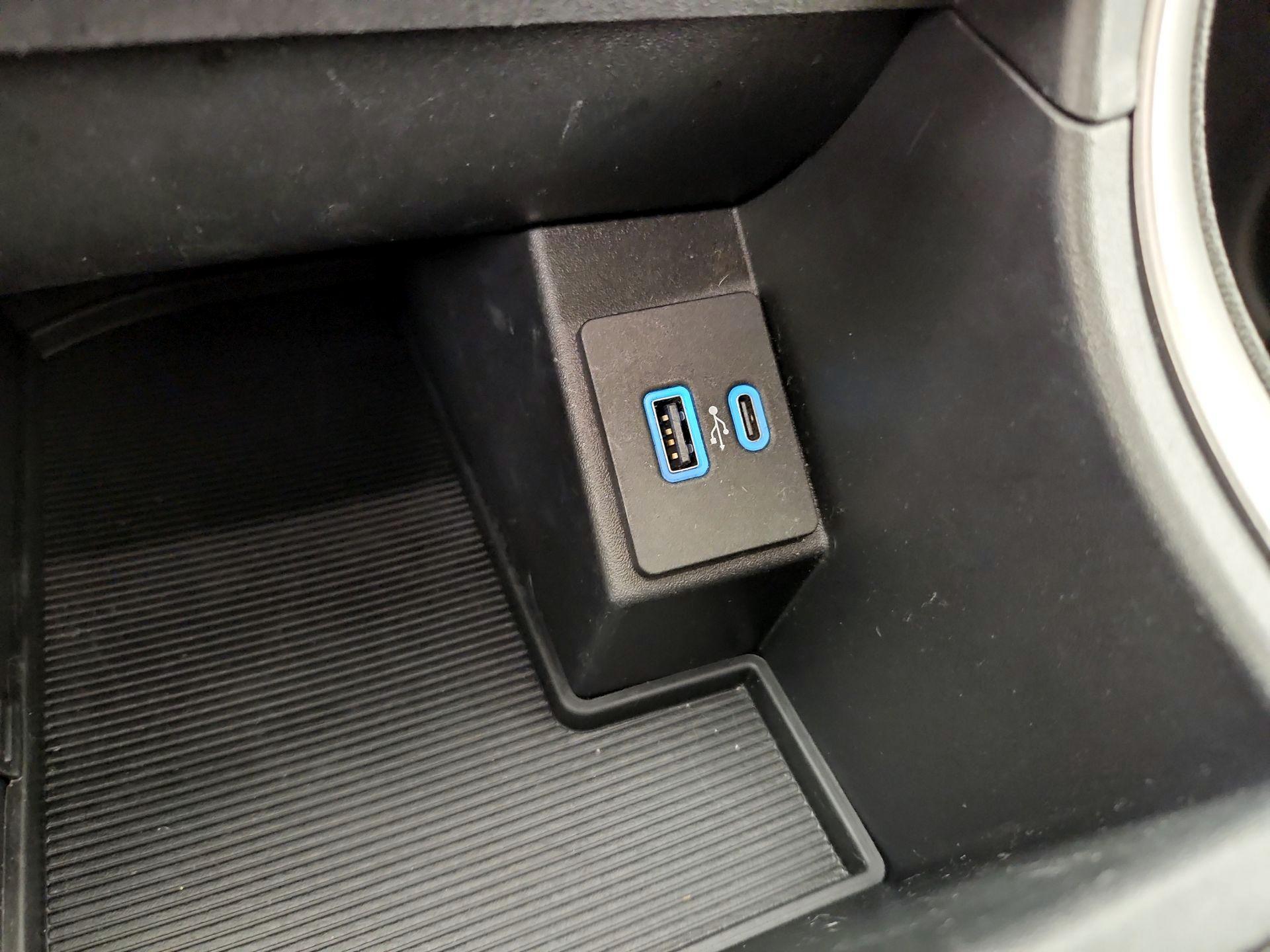 Thumbnail: 2021 Ford Edge - 19