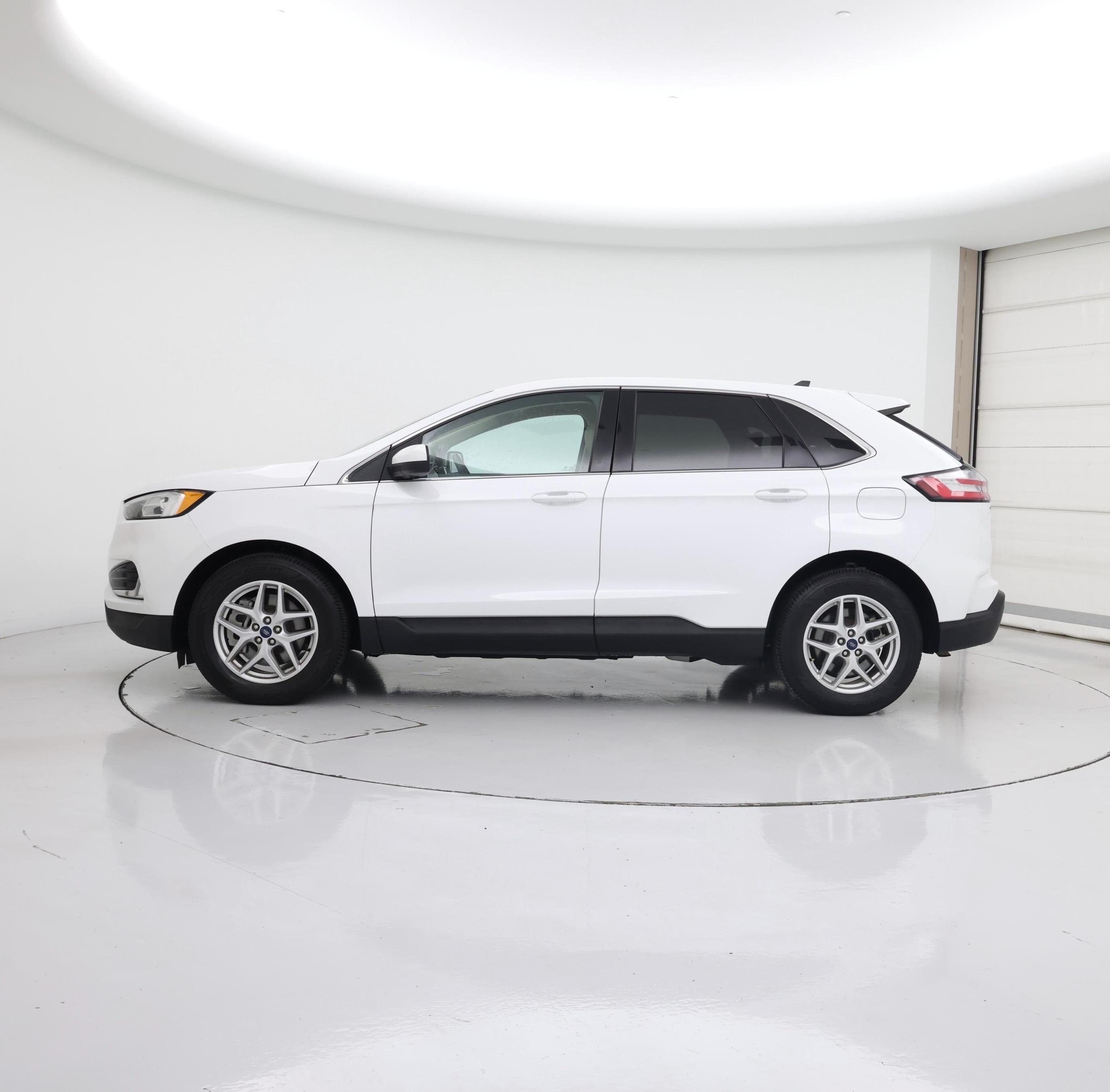 Thumbnail: 2021 Ford Edge - 3