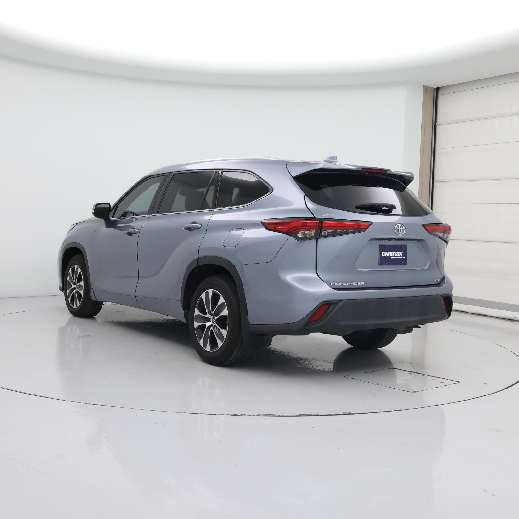 Thumbnail: 2022 Toyota Highlander - 2