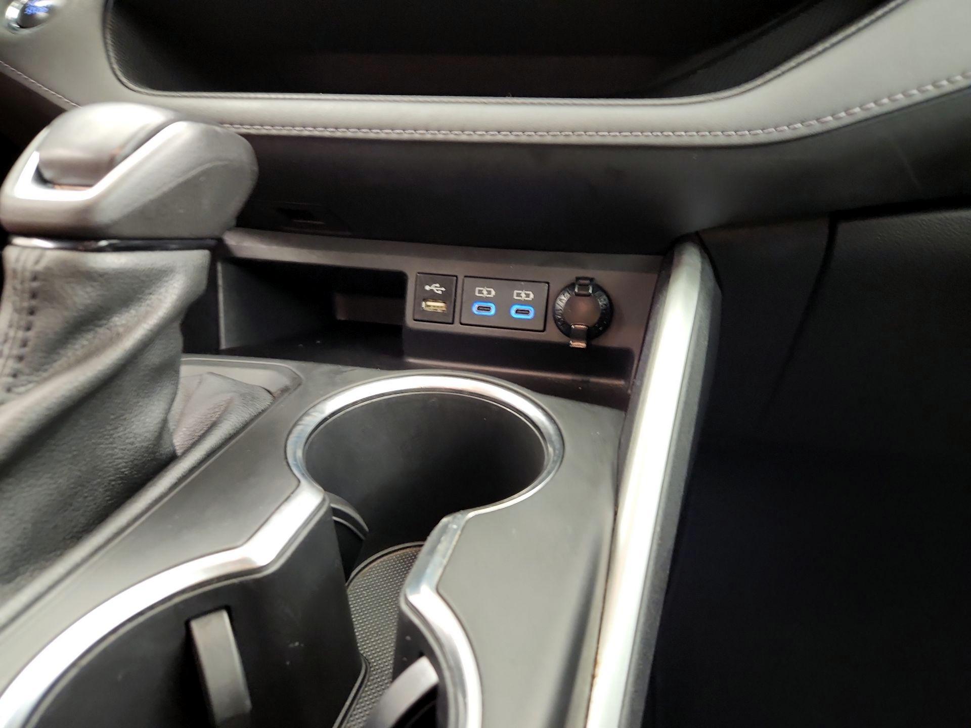 Thumbnail: 2022 Toyota Highlander - 19