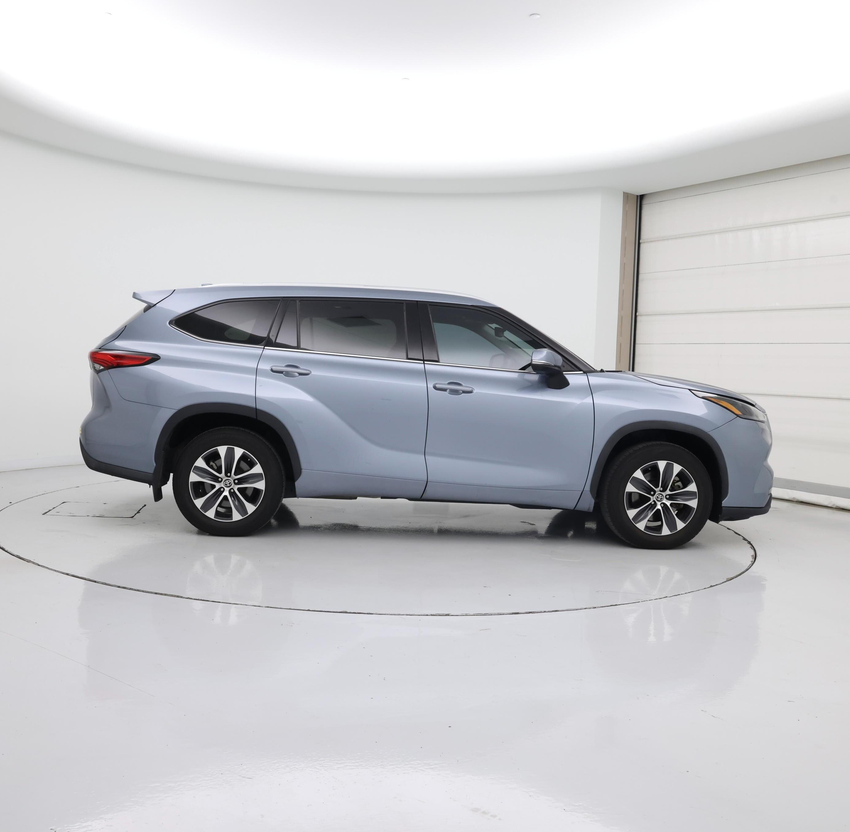 Thumbnail: 2022 Toyota Highlander - 7