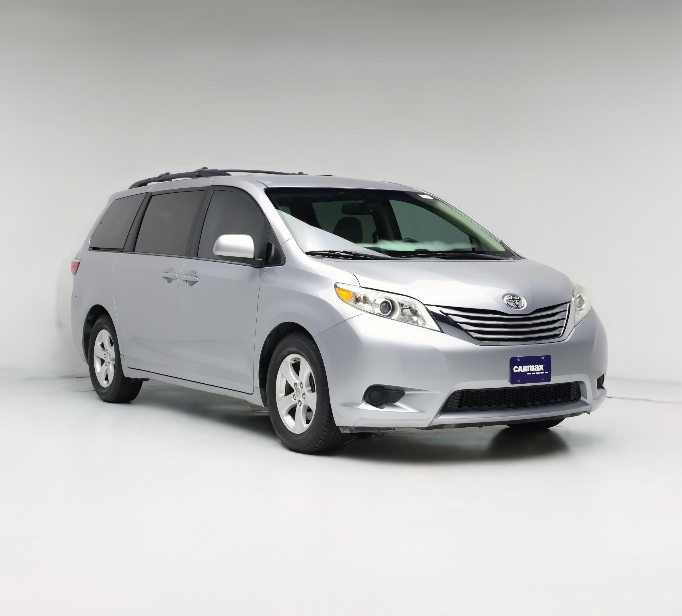 Thumbnail: 2016 Toyota Sienna - 1