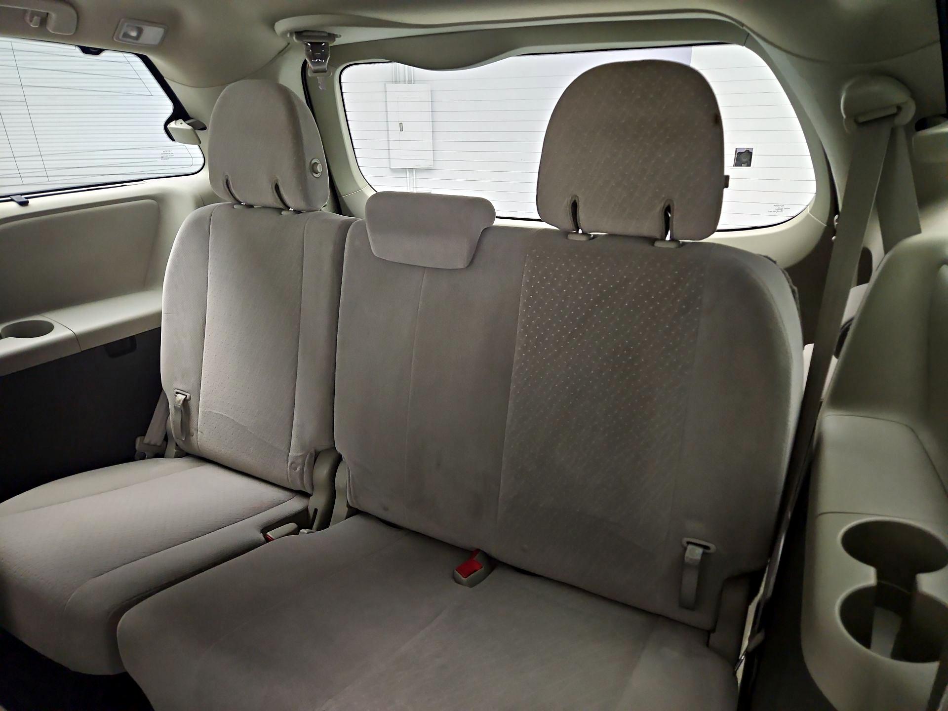 Thumbnail: 2016 Toyota Sienna - 20