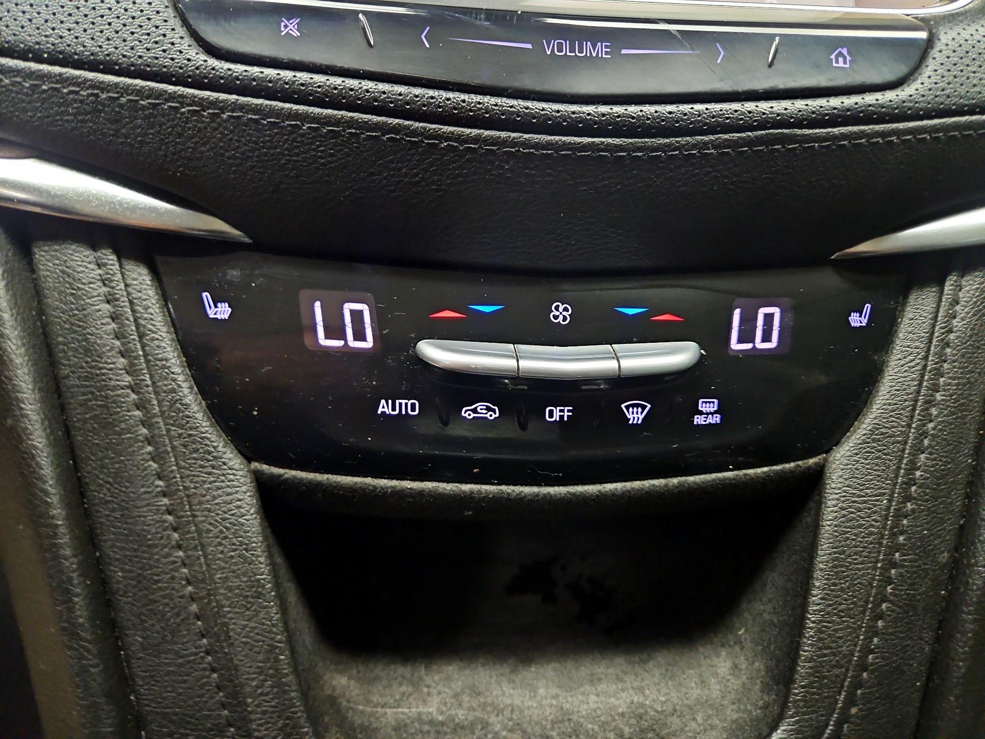 Thumbnail: 2018 Cadillac XT5 - 16