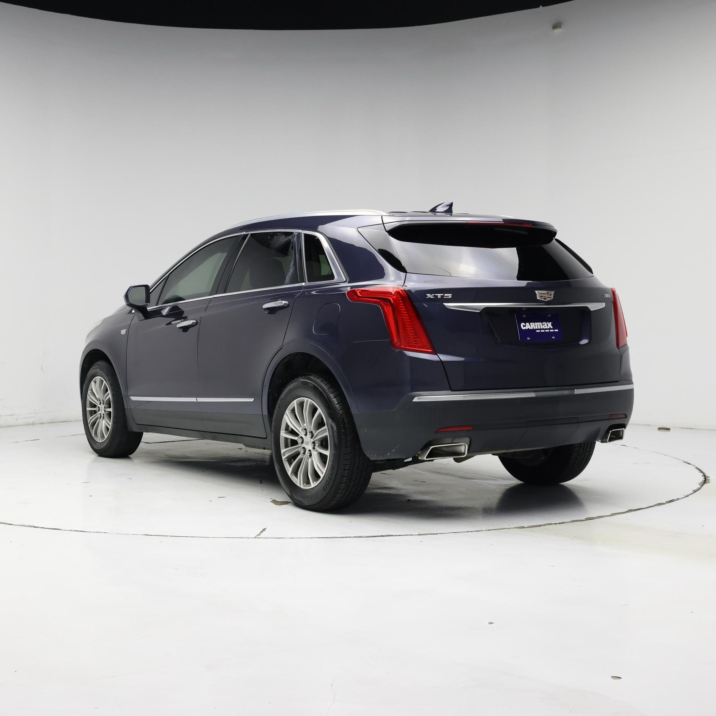 Thumbnail: 2018 Cadillac XT5 - 2