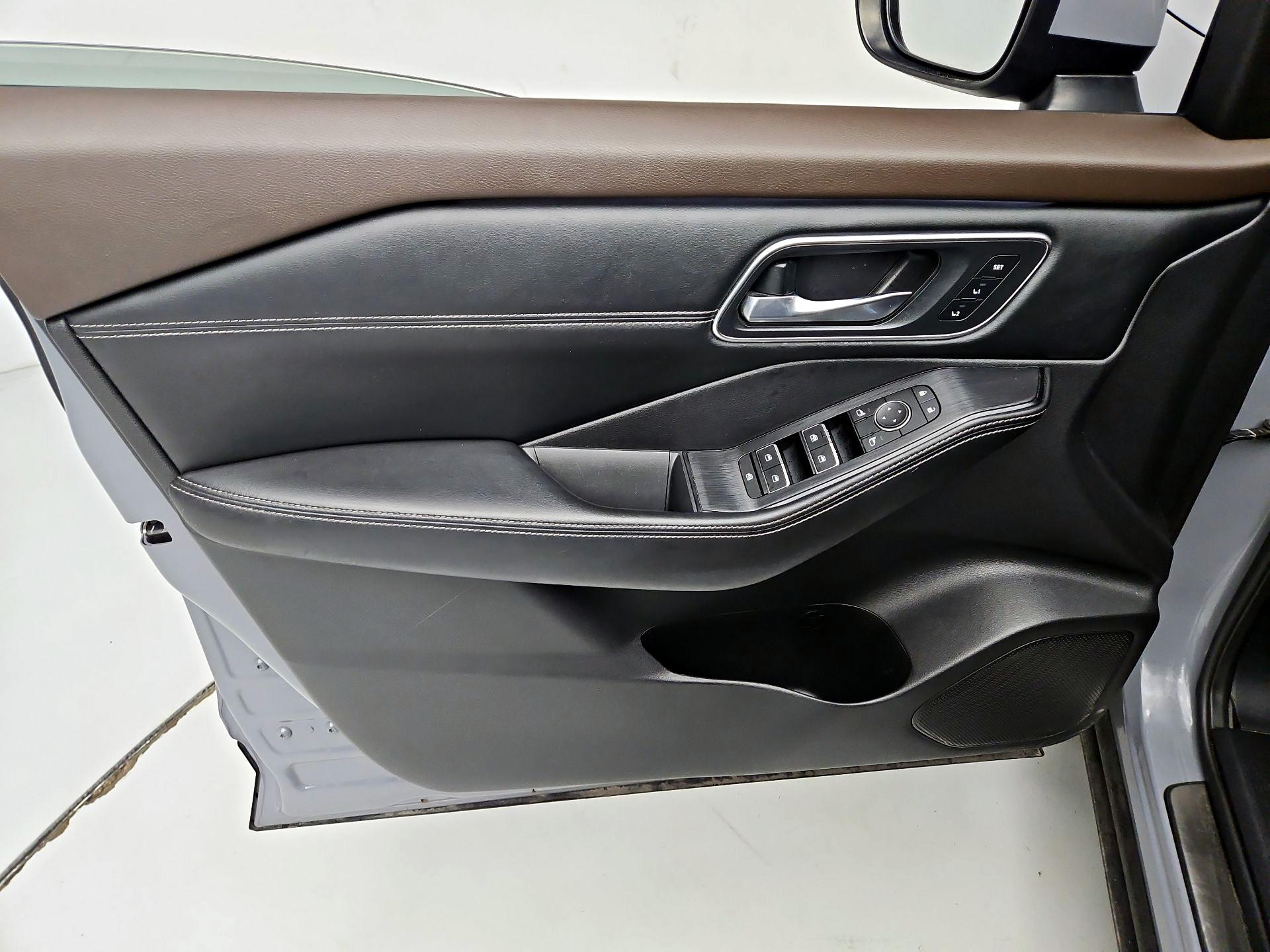 Thumbnail: 2021 Nissan Rogue - 12