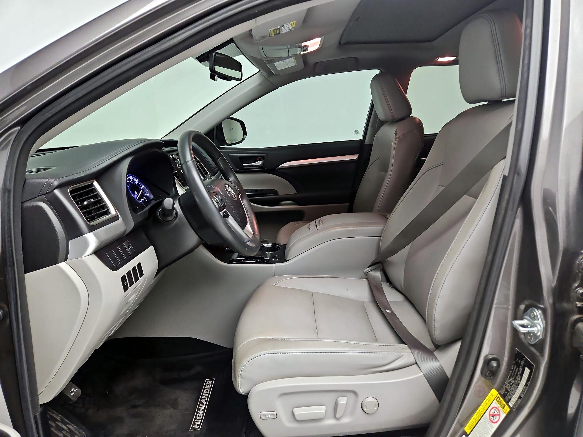 Thumbnail: 2016 Toyota Highlander - 11