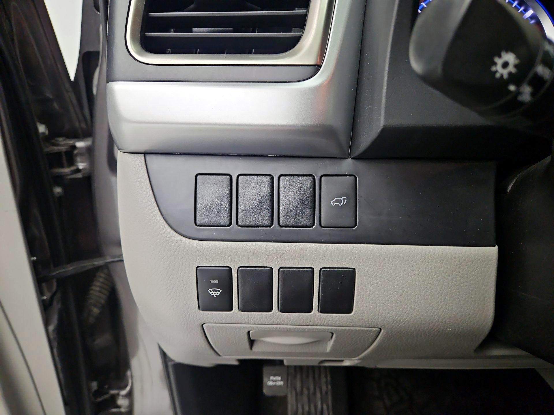 Thumbnail: 2016 Toyota Highlander - 13