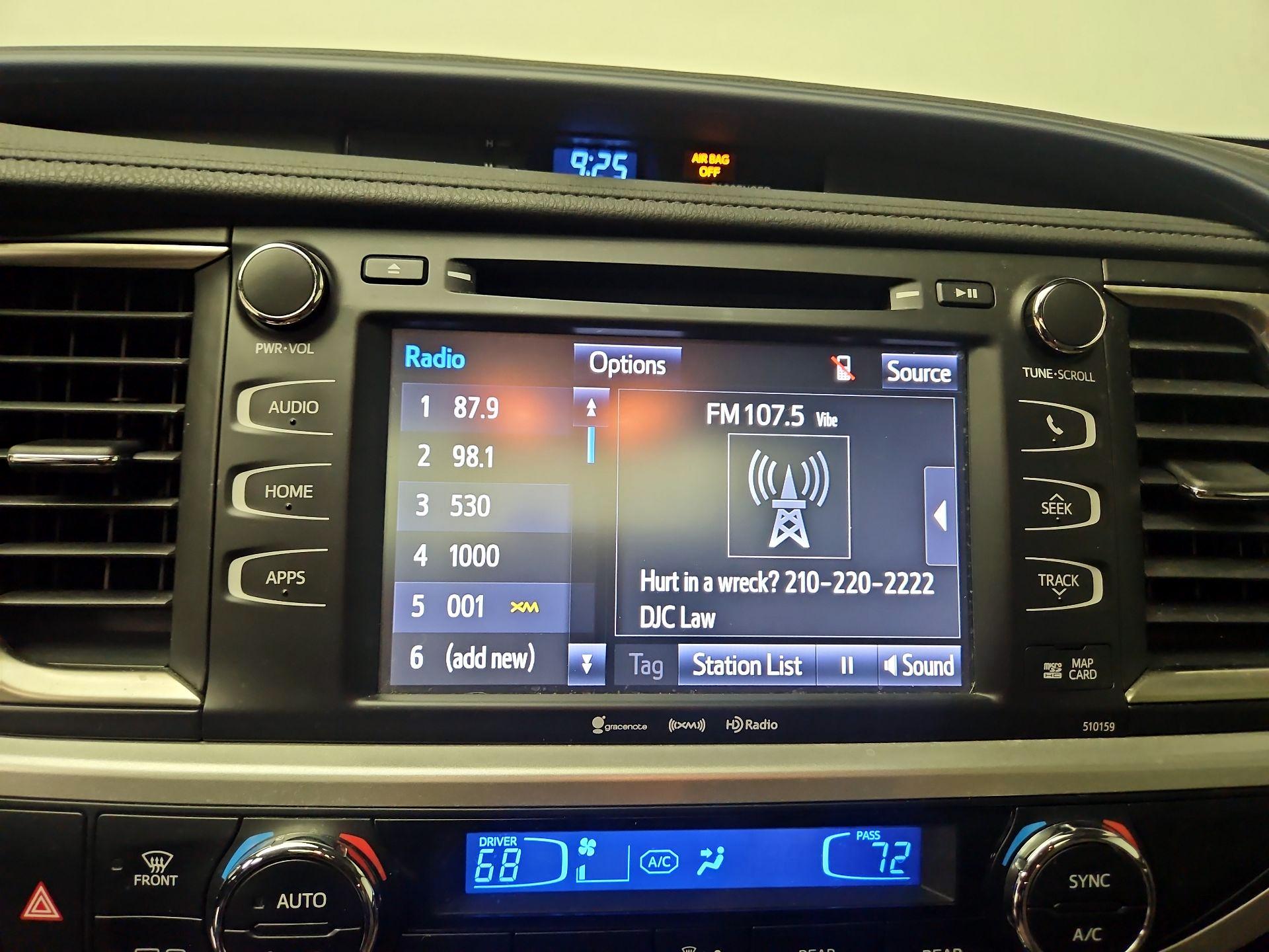 Thumbnail: 2016 Toyota Highlander - 16