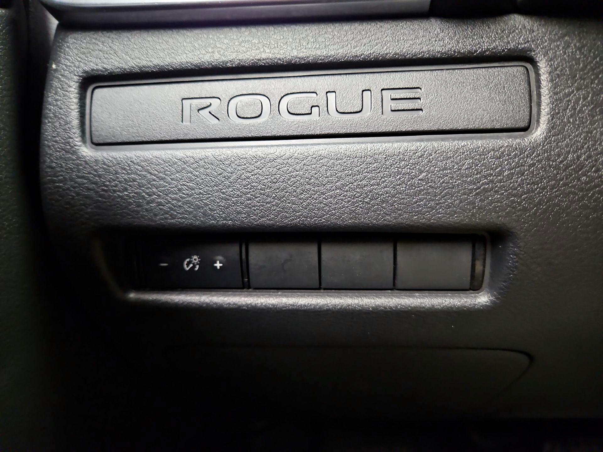 Thumbnail: 2021 Nissan Rogue - 13
