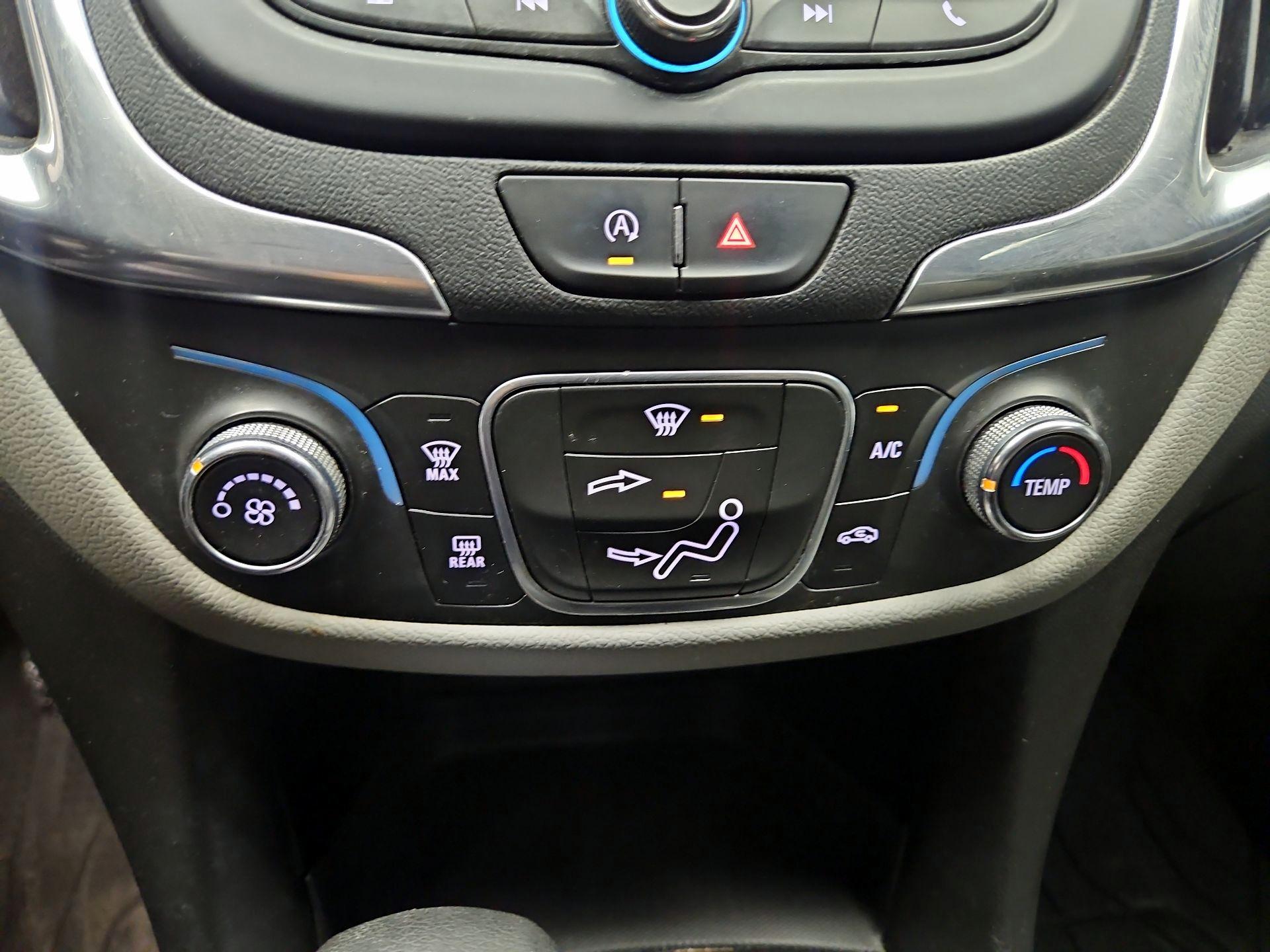 Thumbnail: 2022 Chevrolet Equinox - 16