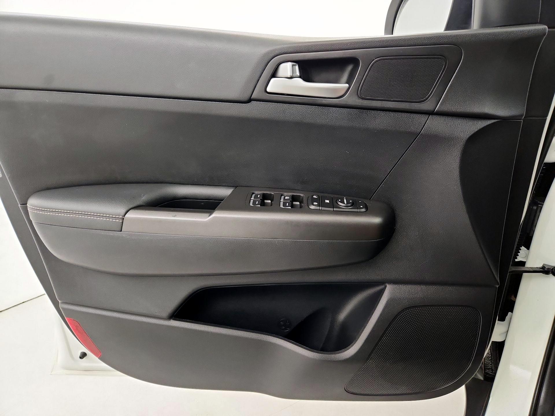 Thumbnail: 2021 Kia Sportage - 12